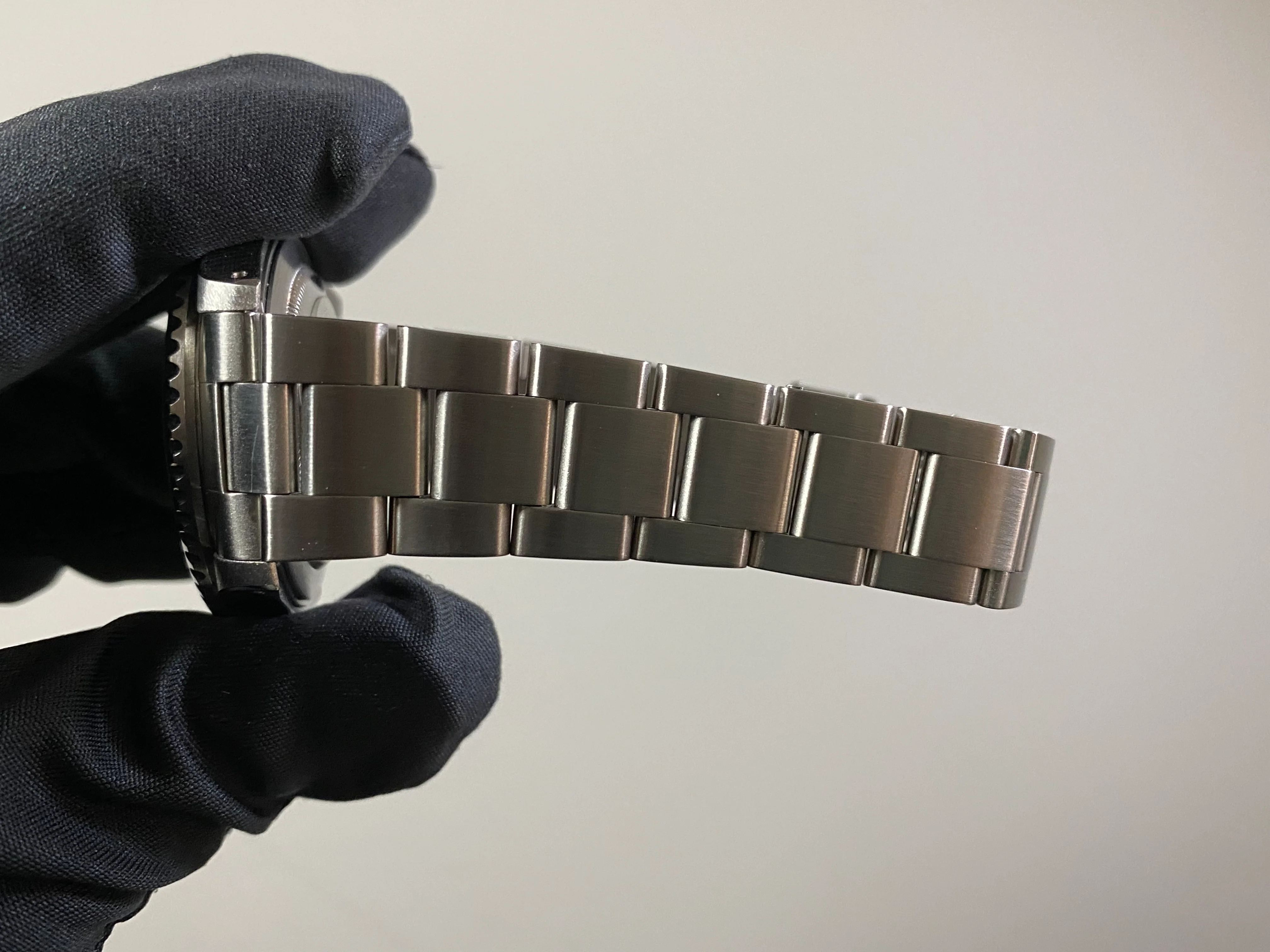 Rolex Steel GMT-Master II - U Serial - Pre Ceramic Bezel - Black Dial - Oyster Bracelet - 16710