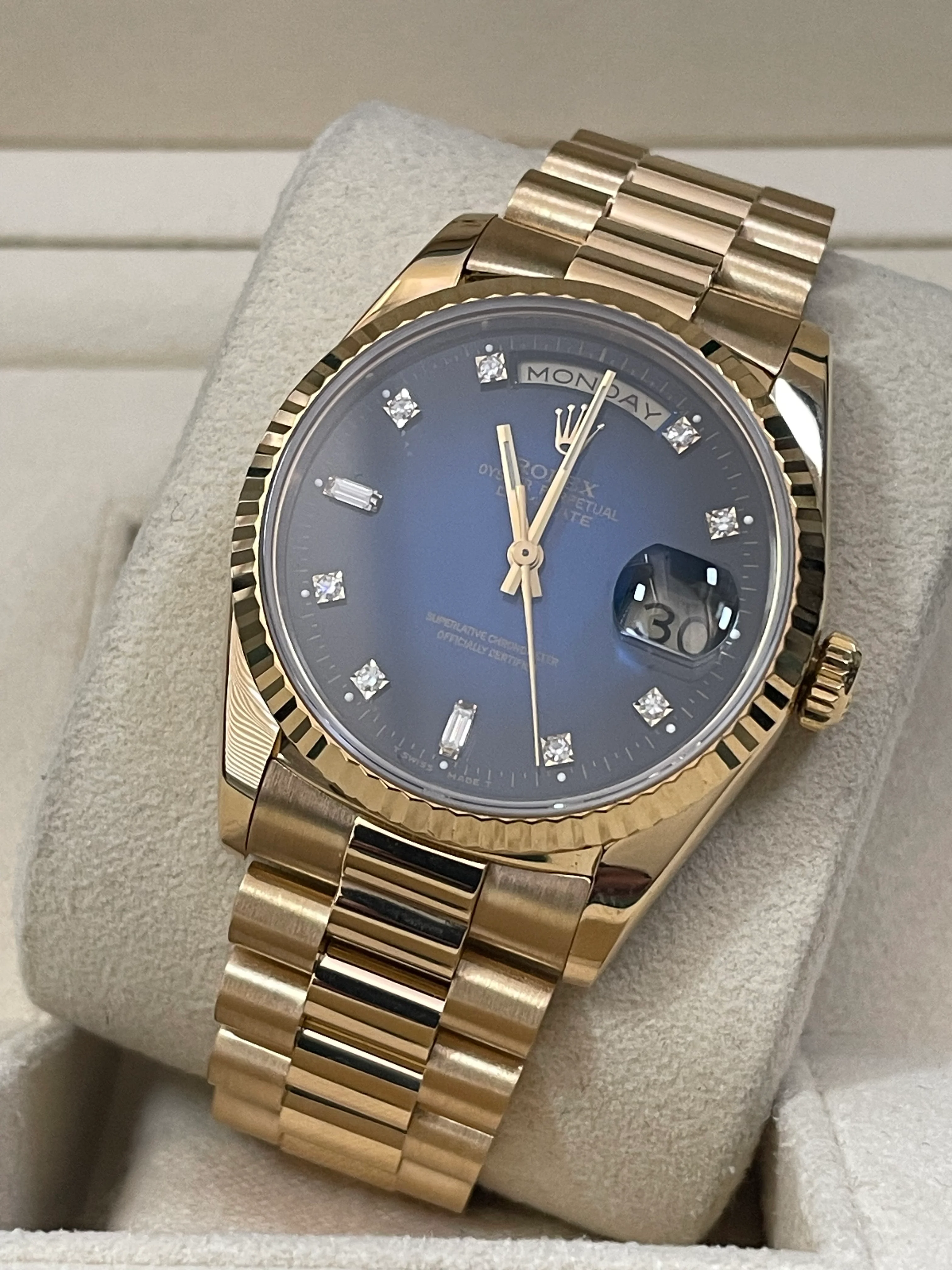 Rolex Yellow Gold Day-Date 36 - Fluted Bezel - Factory Blue Vignette Diamond Dial - President Bracelet - 18238