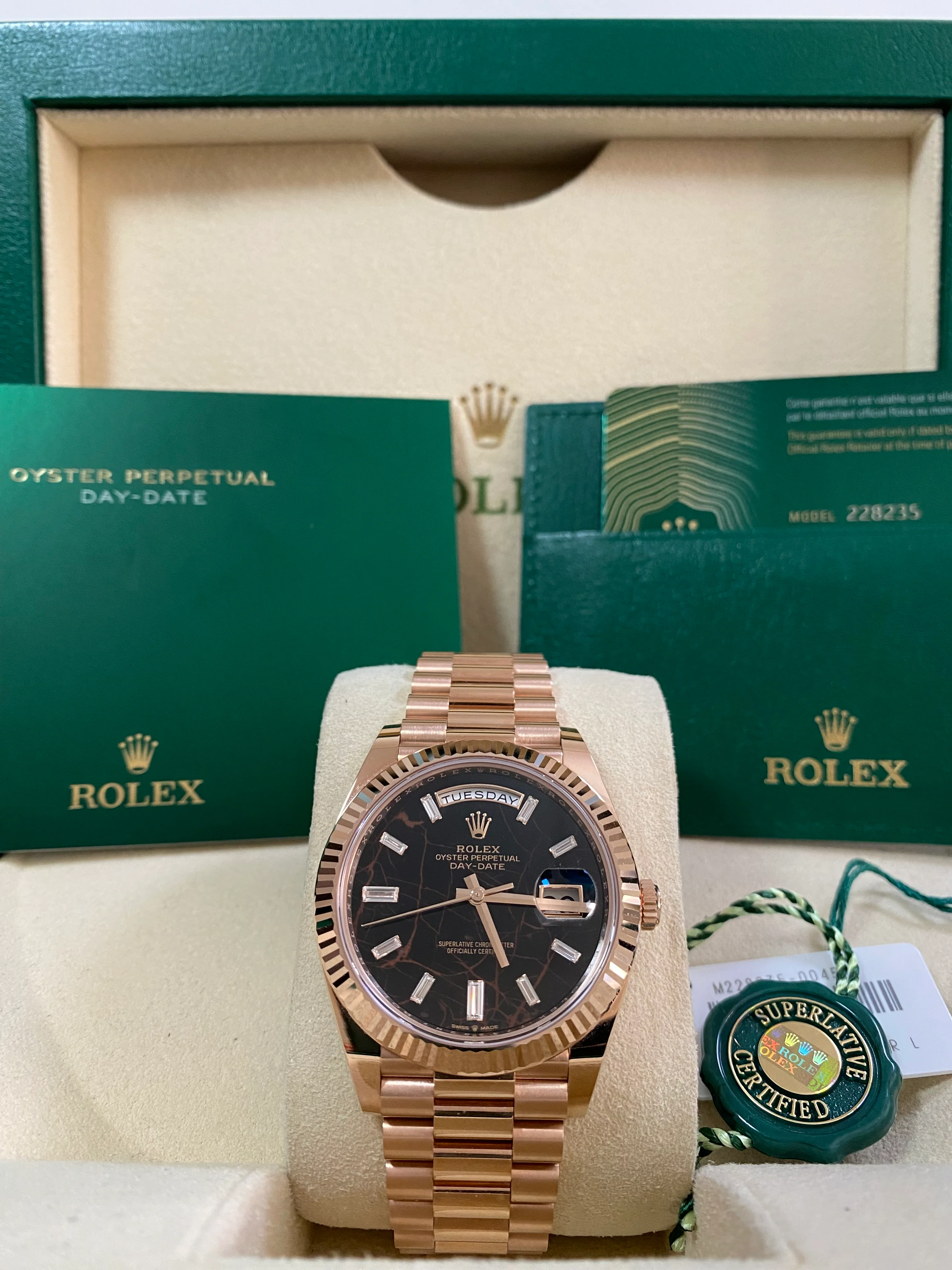 Rolex Everose Gold Day-Date 40 - 2022 - Fluted Bezel - Eisenkiesel Dial - President Bracelet - 228235 *FULL SET*