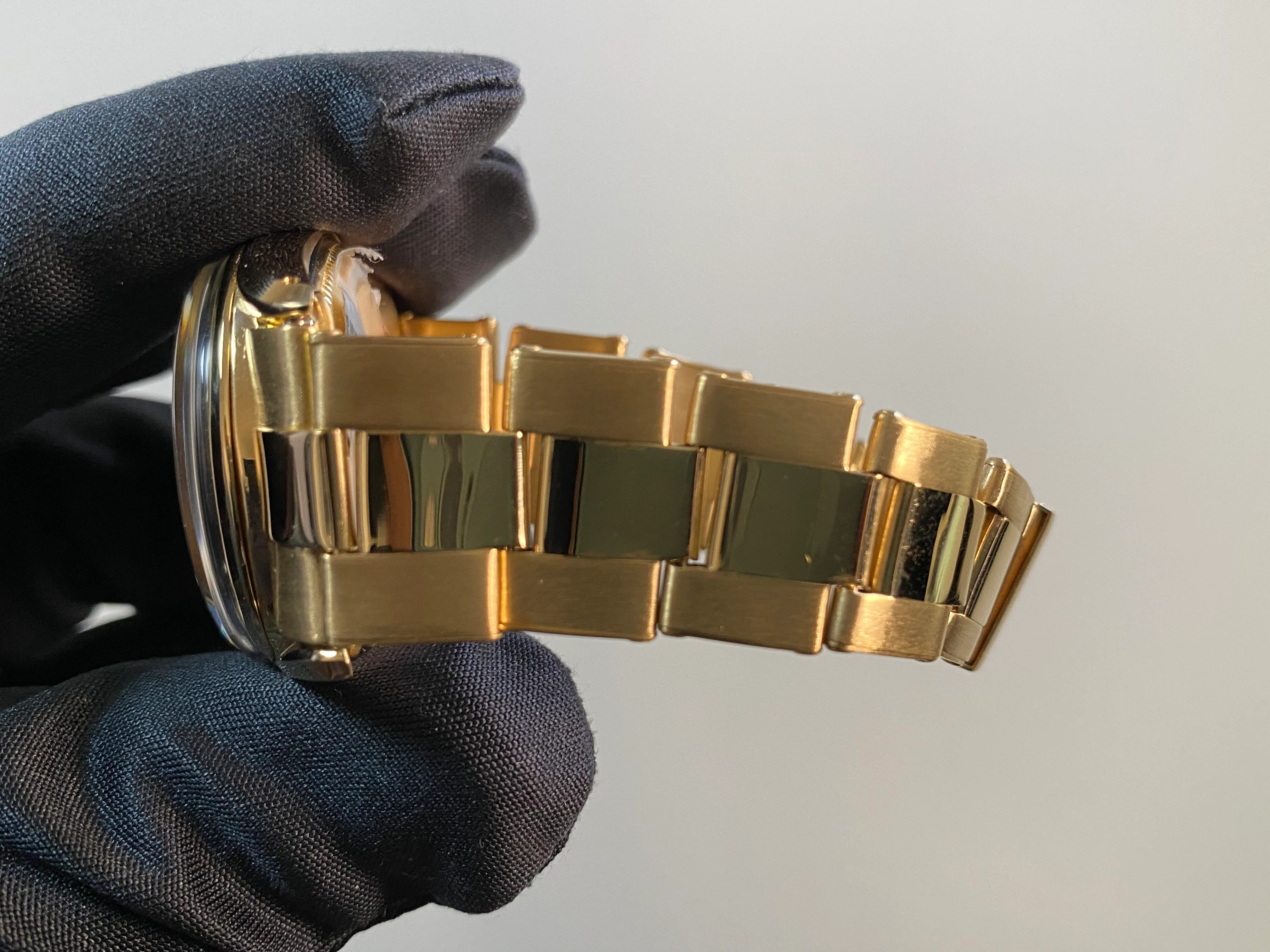 Rolex Yellow Gold Oyster Perpetual 34 - Domed Bezel - Champagne Dial - Oyster Bracelet - 1005