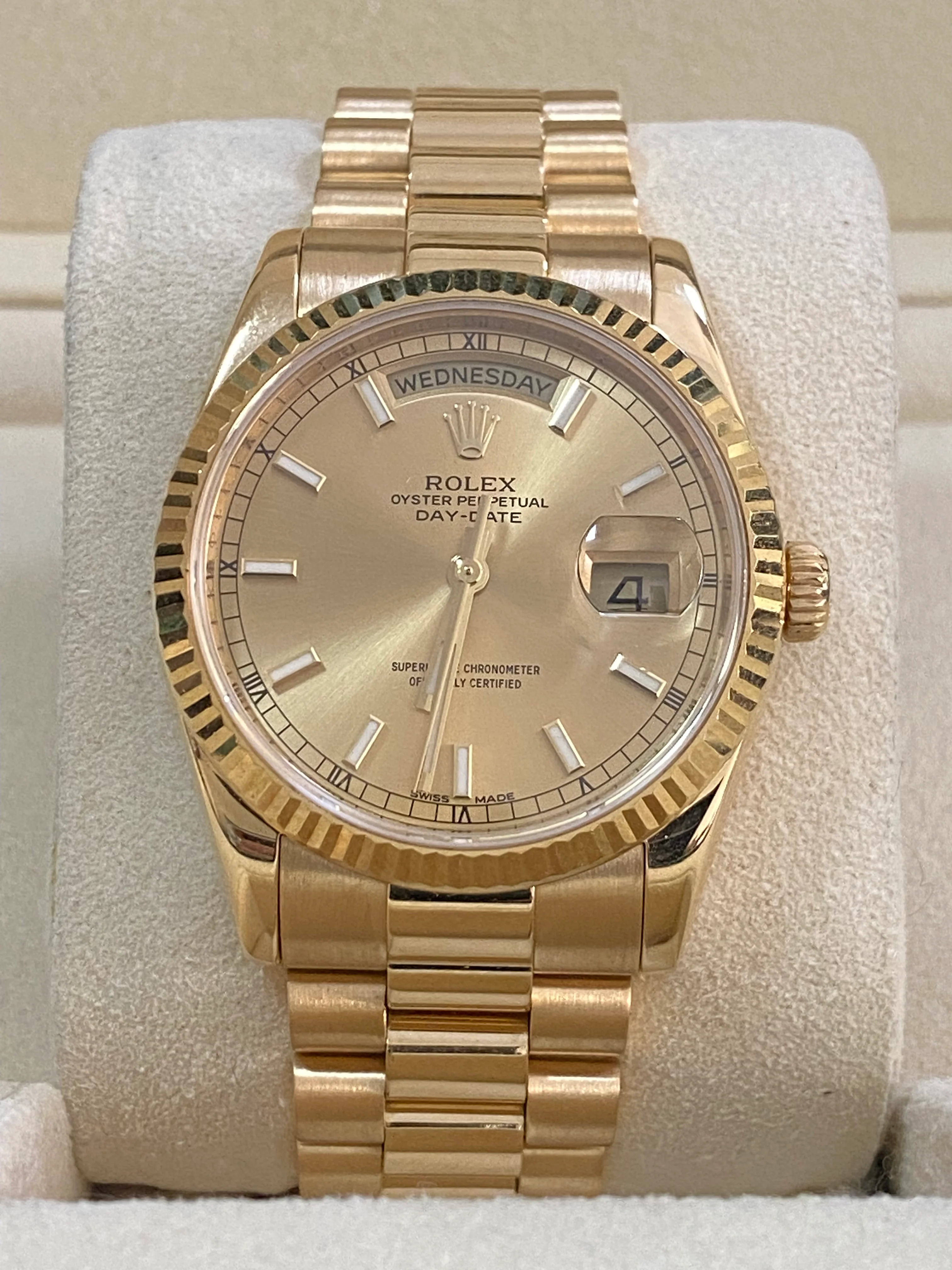 Rolex Yellow Gold Day-Date 36 - 2015 - Fluted Bezel - Champagne Index Dial - President Bracelet - 118238