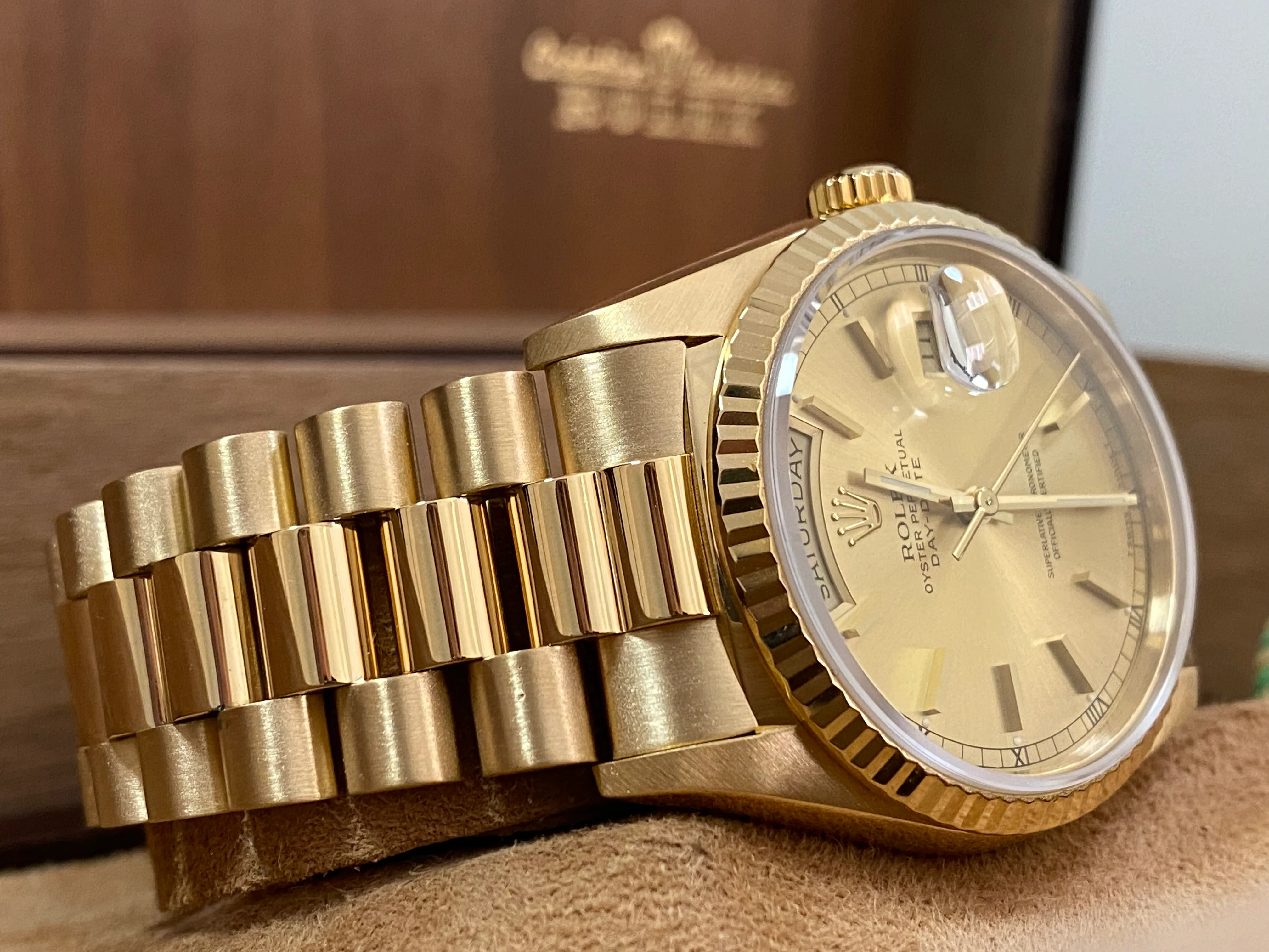 Rolex Yellow Gold Day-Date 36 - E serial - Fluted Bezel - Champagne Index Dial - Double Quickset - President Bracelet - 18238