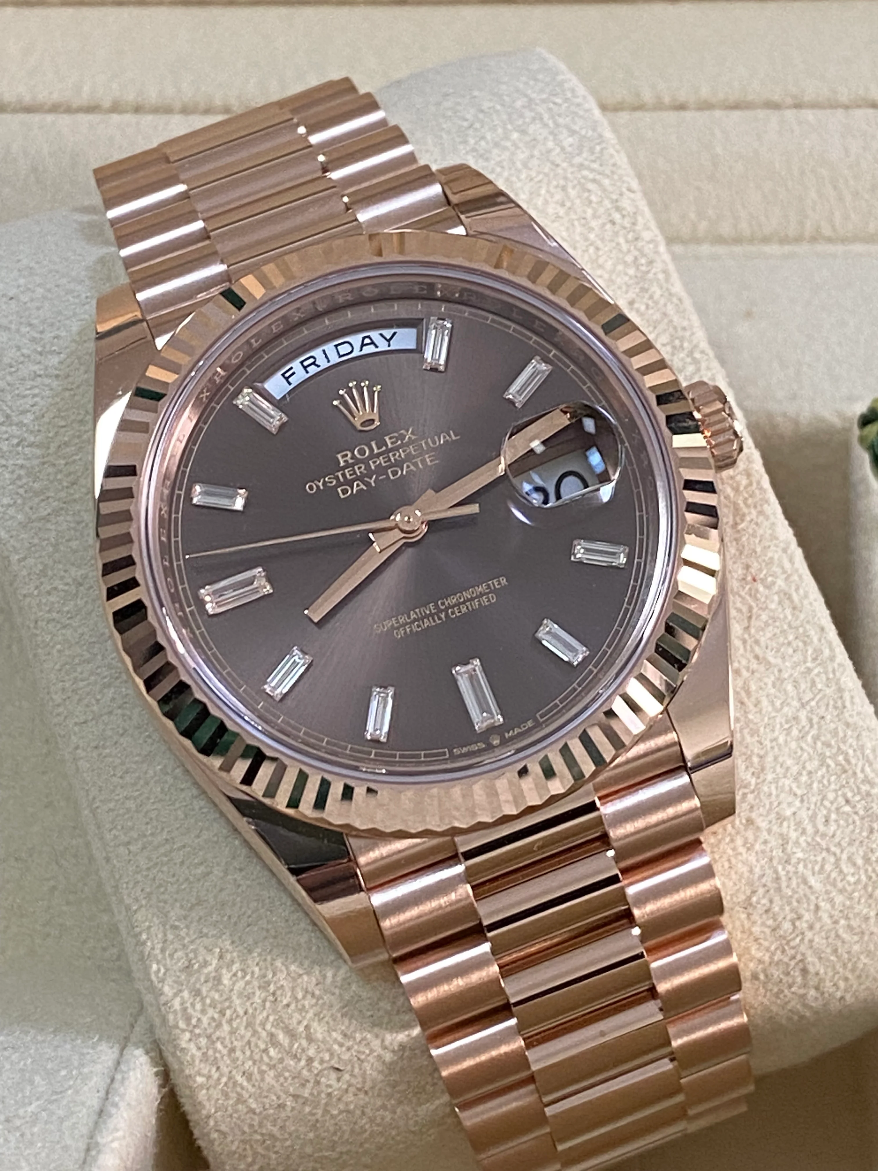Rolex Everose Gold Day-Date 40 - 2023 - Fluted Bezel - Chocolate Baguette Diamond Dial - President Bracelet - 228235