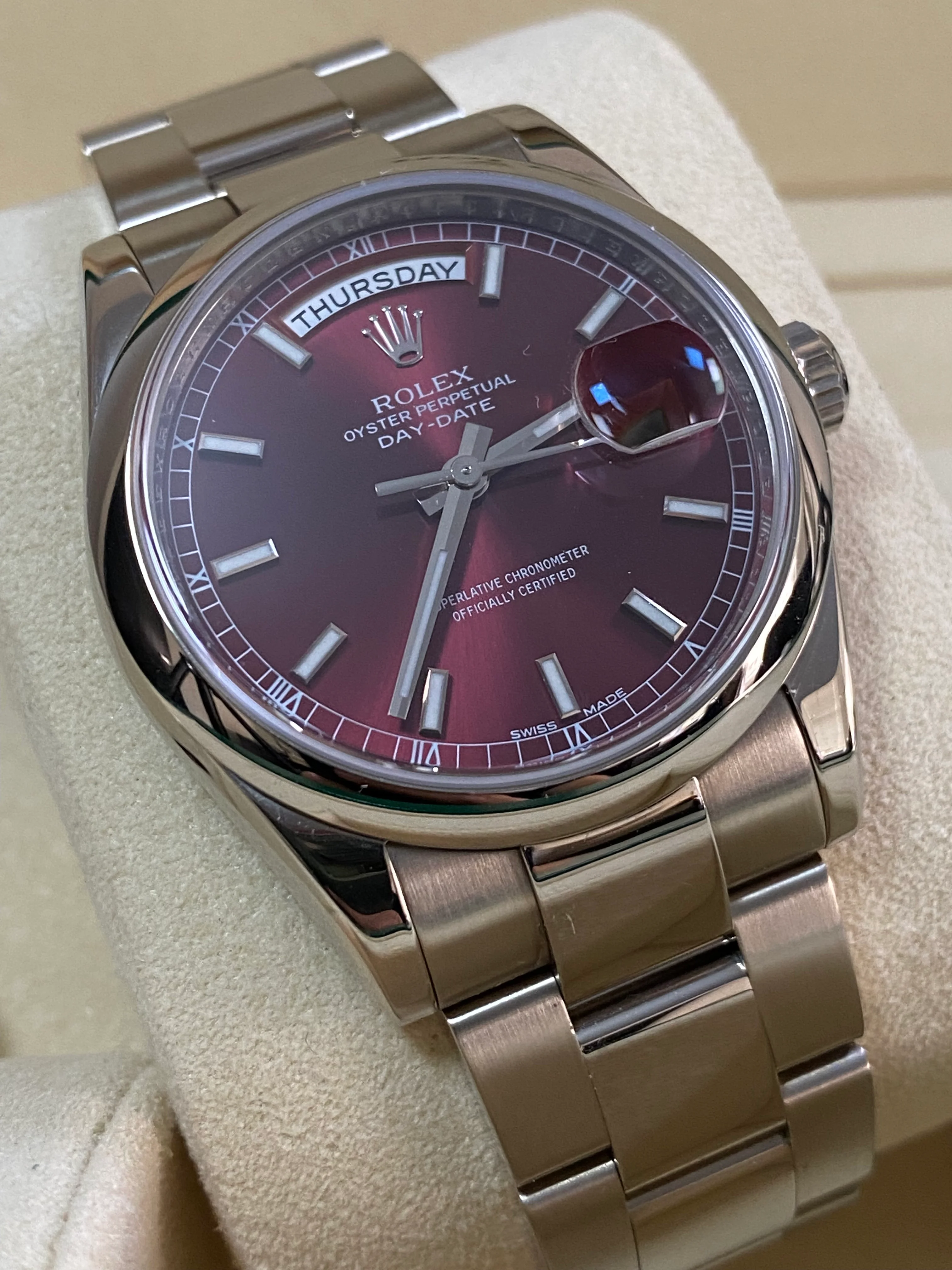 Rolex White Gold Day-Date 36 - 2016 - Domed Bezel - Rare Factory Cherry Dial - Oyster Bracelet - 118209 *COLLECTORS GRADE*
