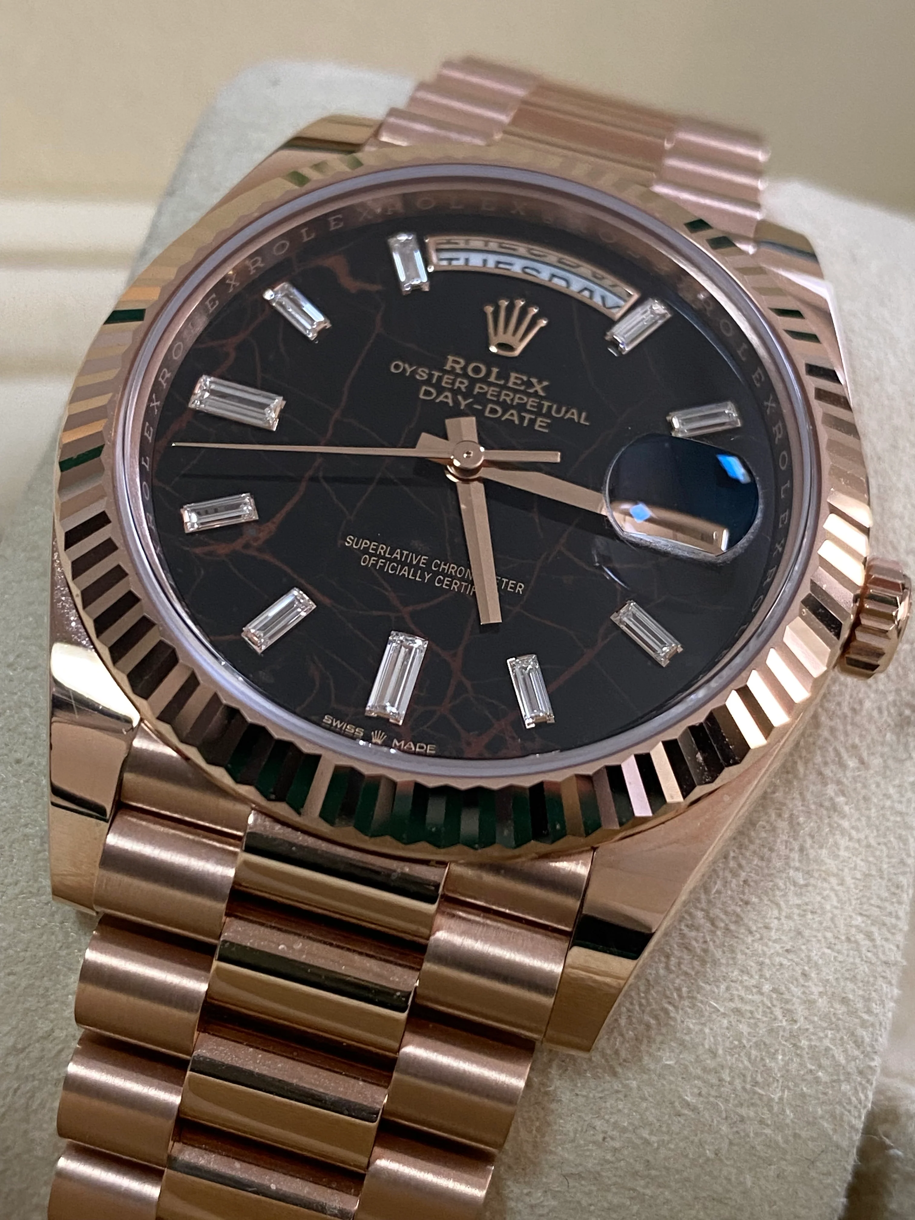 Rolex Everose Gold Day-Date 40 - 2022 - Fluted Bezel - Eisenkiesel Dial - President Bracelet - 228235 *FULL SET*