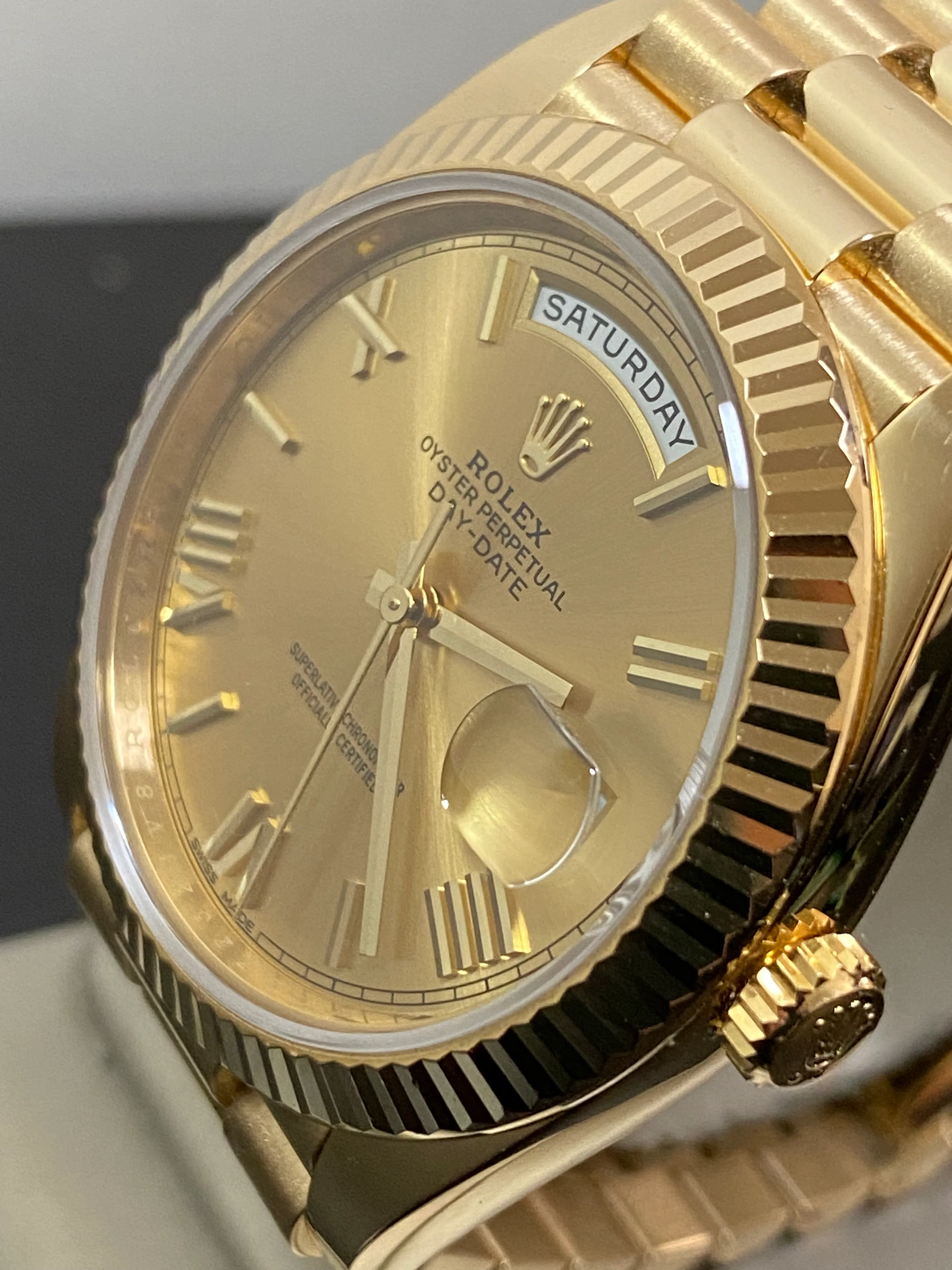 Rolex Yellow Gold Day-Date 40 - Fluted Bezel - Champagne Roman Dial - President Bracelet - 228238