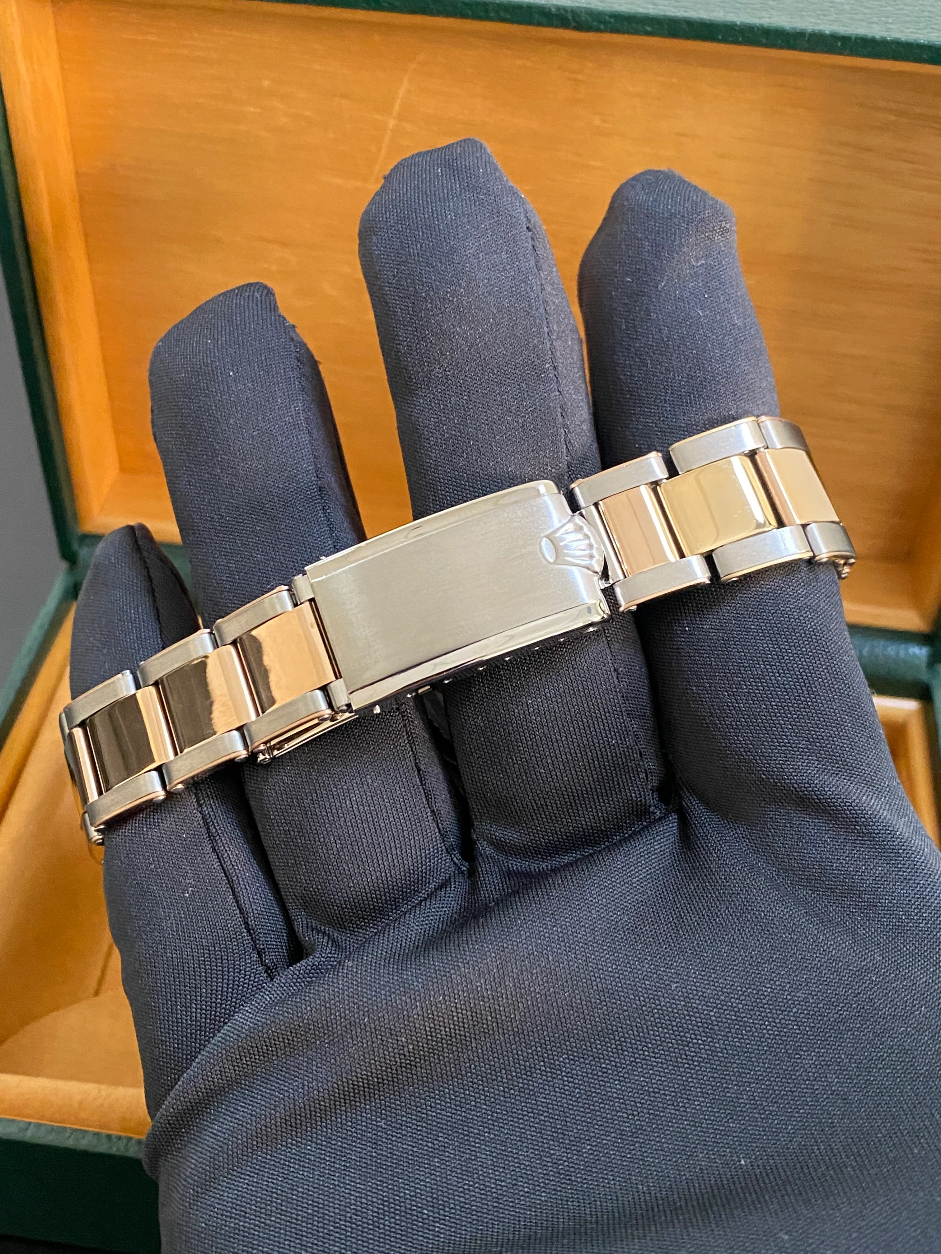 Rolex Steel and Everose Gold Datejust 36 - Fluted Bezel - Black Index Dial - Oyster Bracelet - 1601
