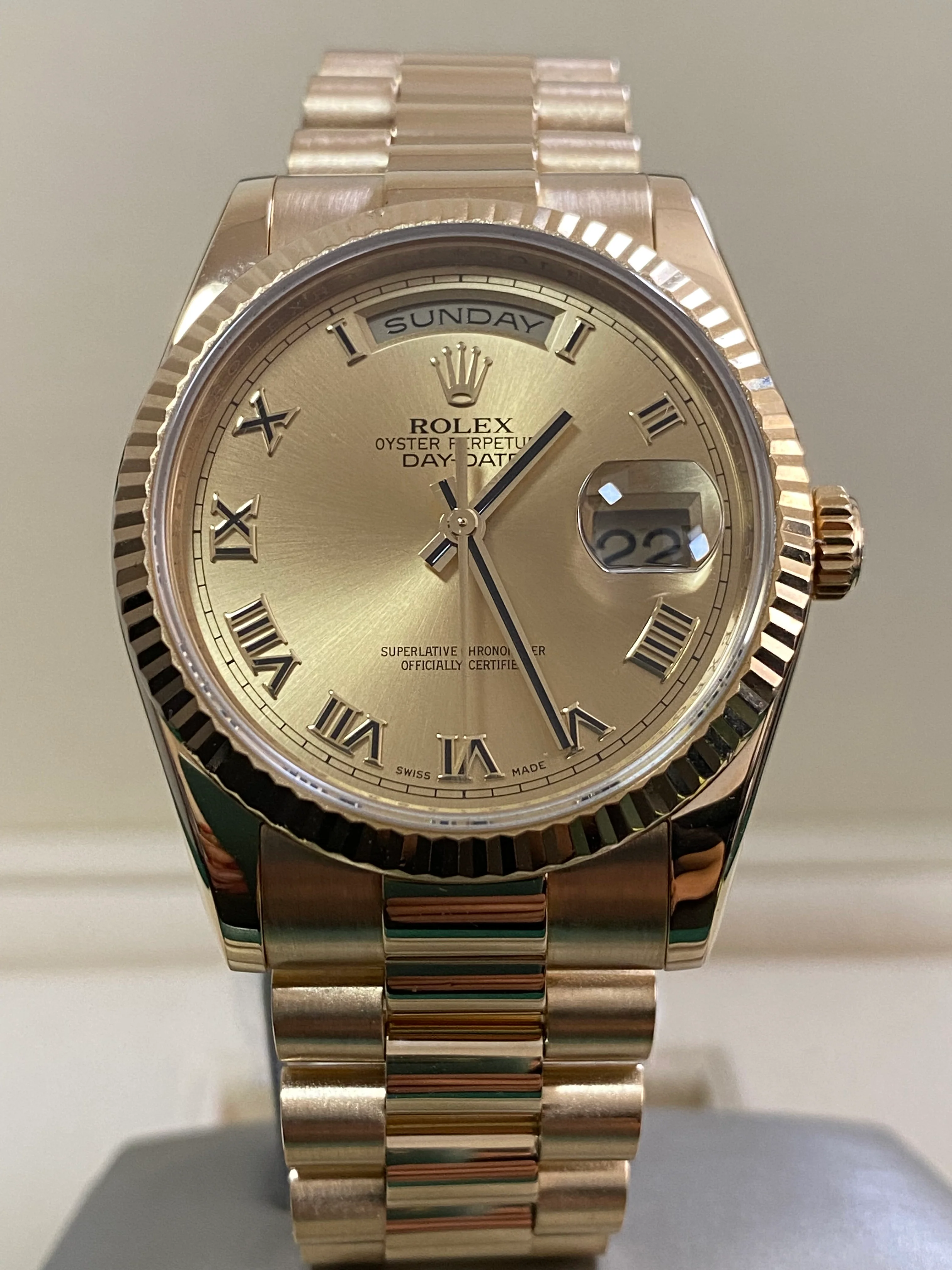 Rolex Yellow Gold Day-Date 36 - G serial - Fluted Bezel - Champagne Roman Dial - President Bracelet - 118238 *COMPLETE SET*