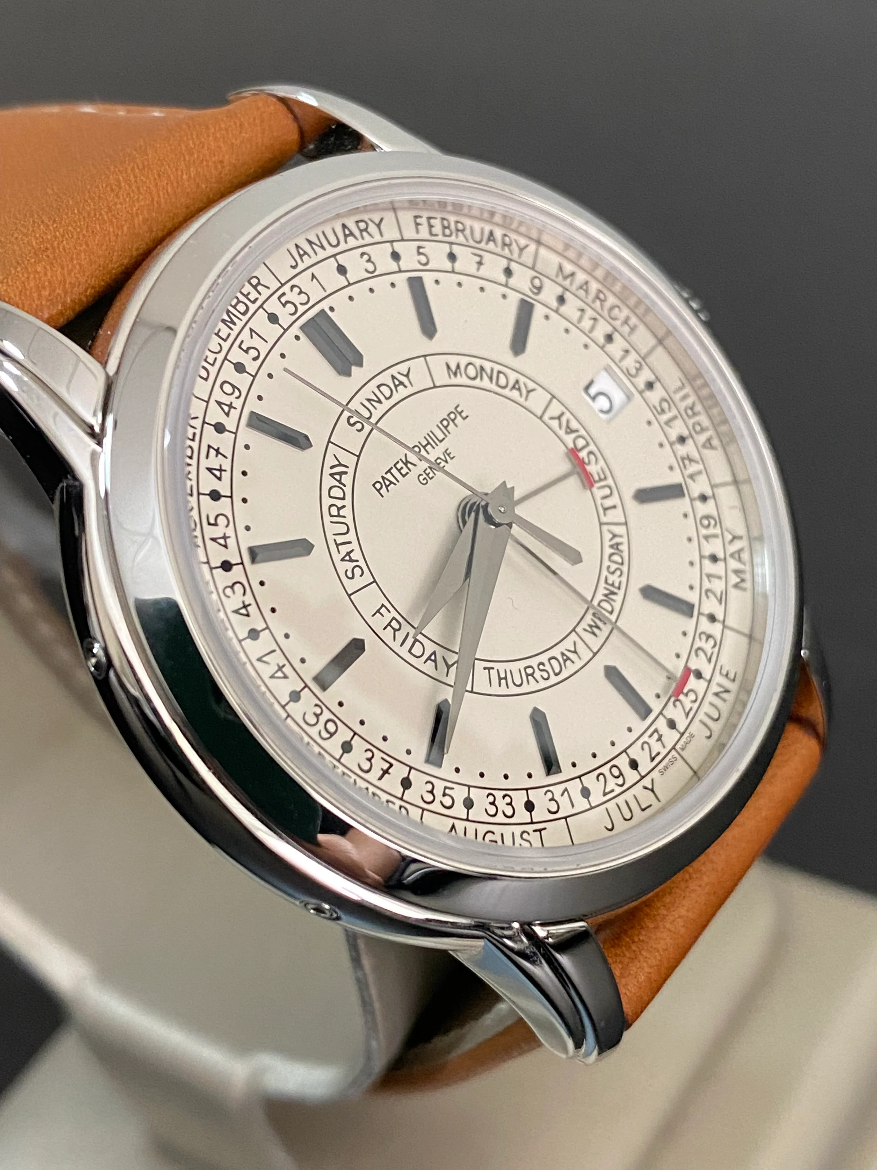 Patek Philippe Calatrava Weekly Calendar - 2020 - Silvery Opaline Dial - Brown Leather Strap - 5212A-001 *FULL SET*