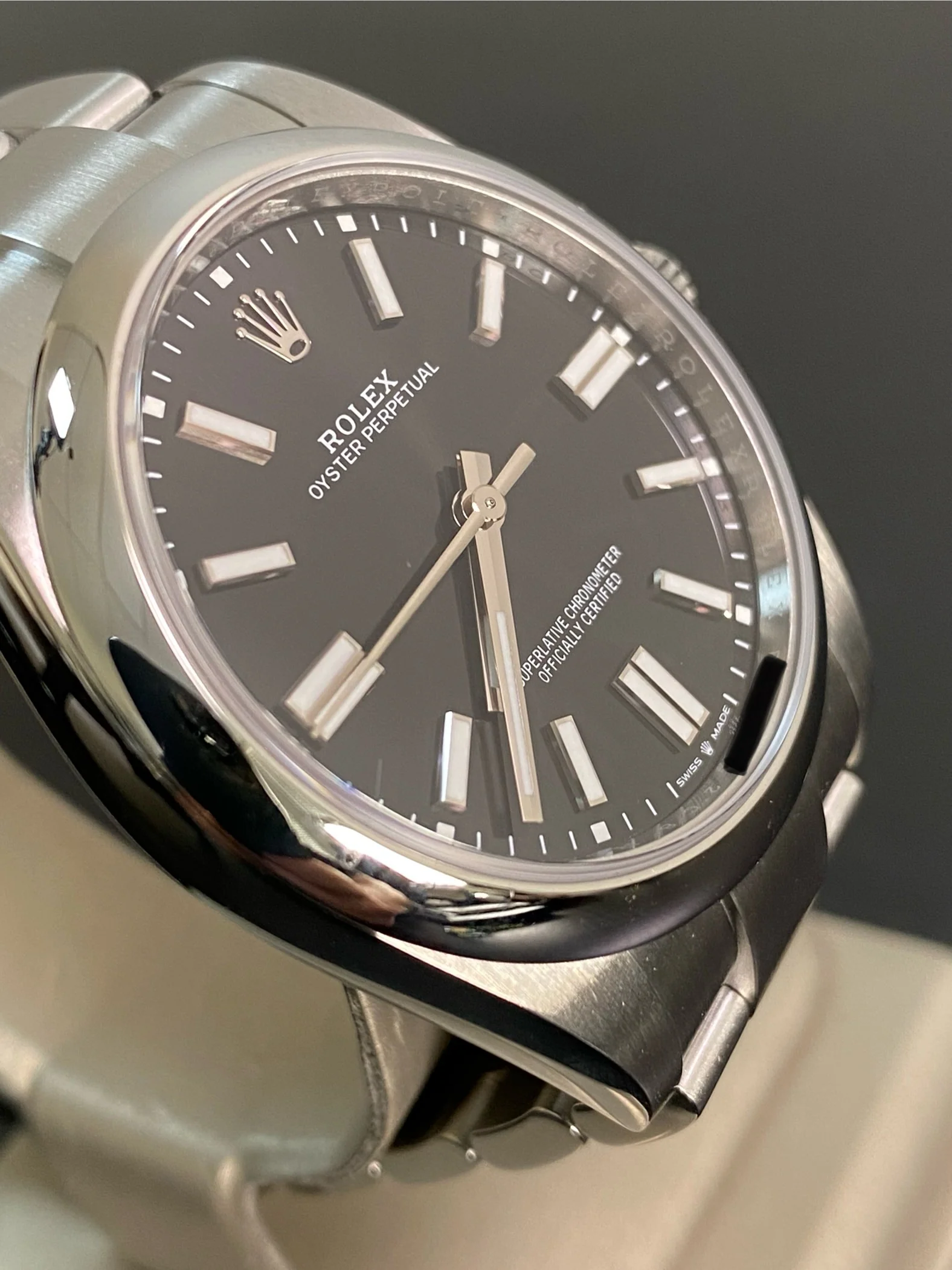 Rolex Oyster Perpetual 41 - 2023 - Domed Bezel - Black Index Dial - Oyster Bracelet - 124300 *FULL SET*