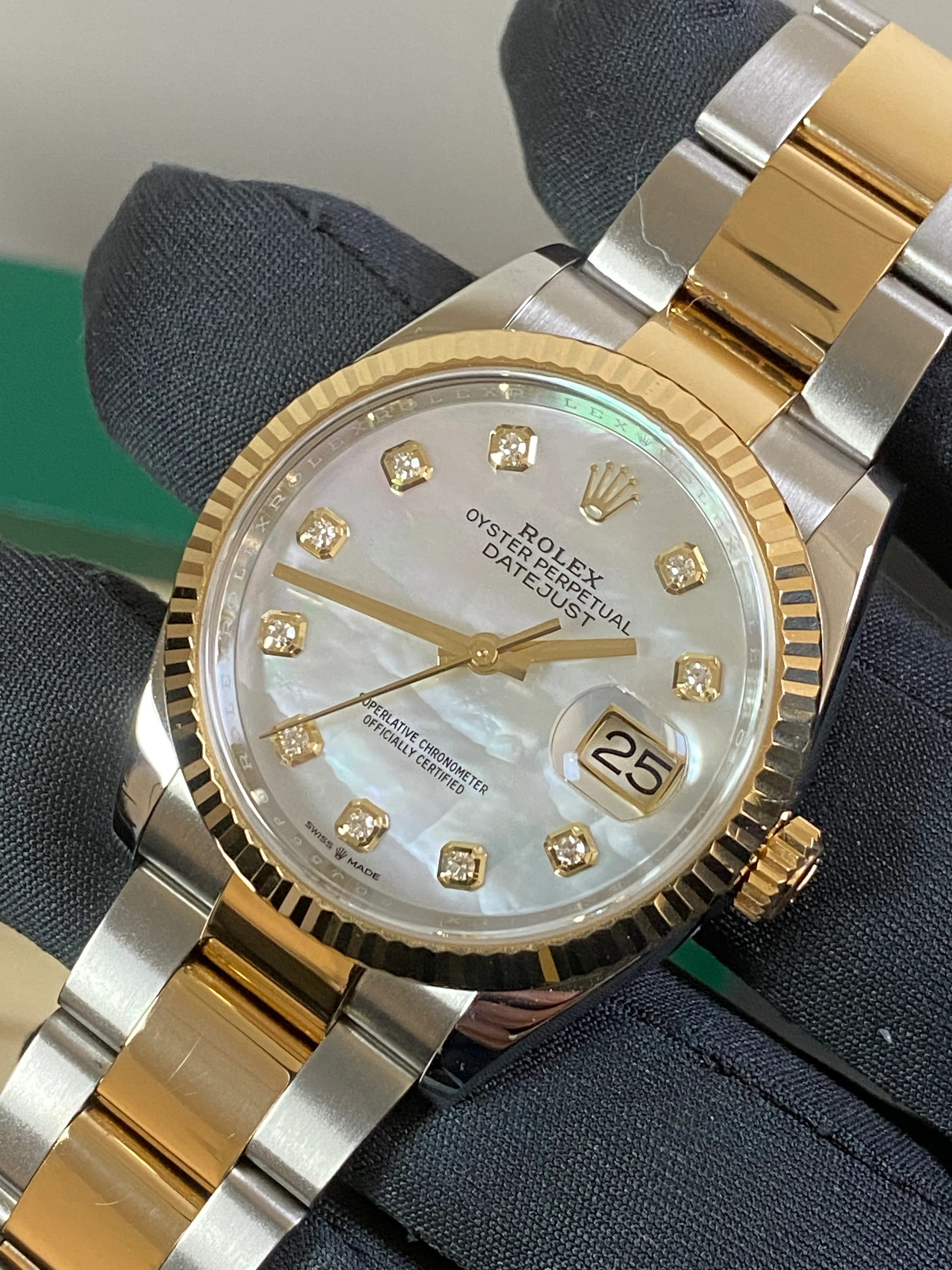 Rolex Steel and Yellow Gold Datejust 36 - 2019 - Fluted Bezel - Mother of Pearl Diamond Dial - Oyster Bracelet - 126233
