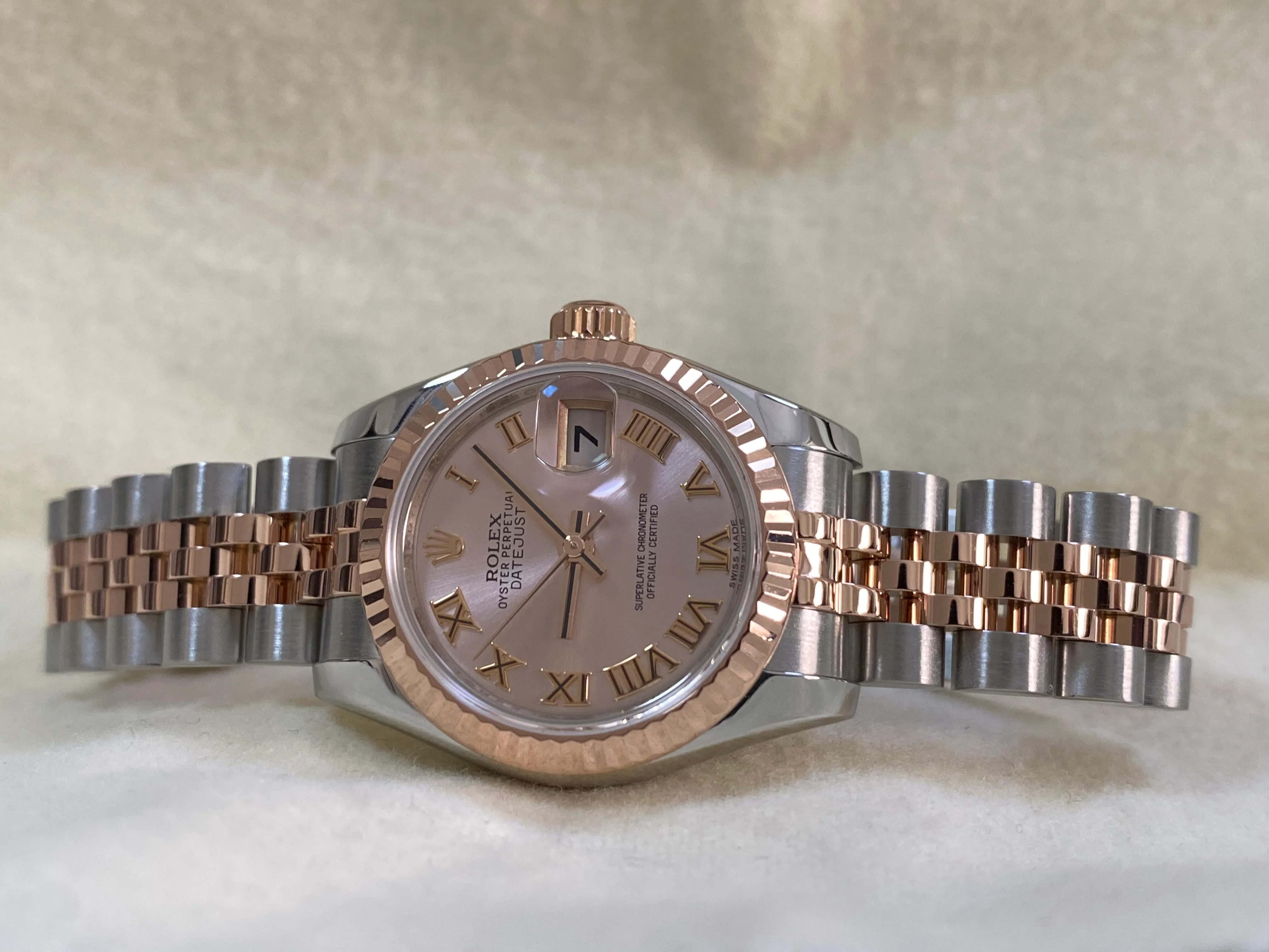 Rolex Everose Gold and Steel Lady-Datejust 26 - 2012 - Fluted Bezel - Pink Roman Dial - Jubilee Bracelet - 179171