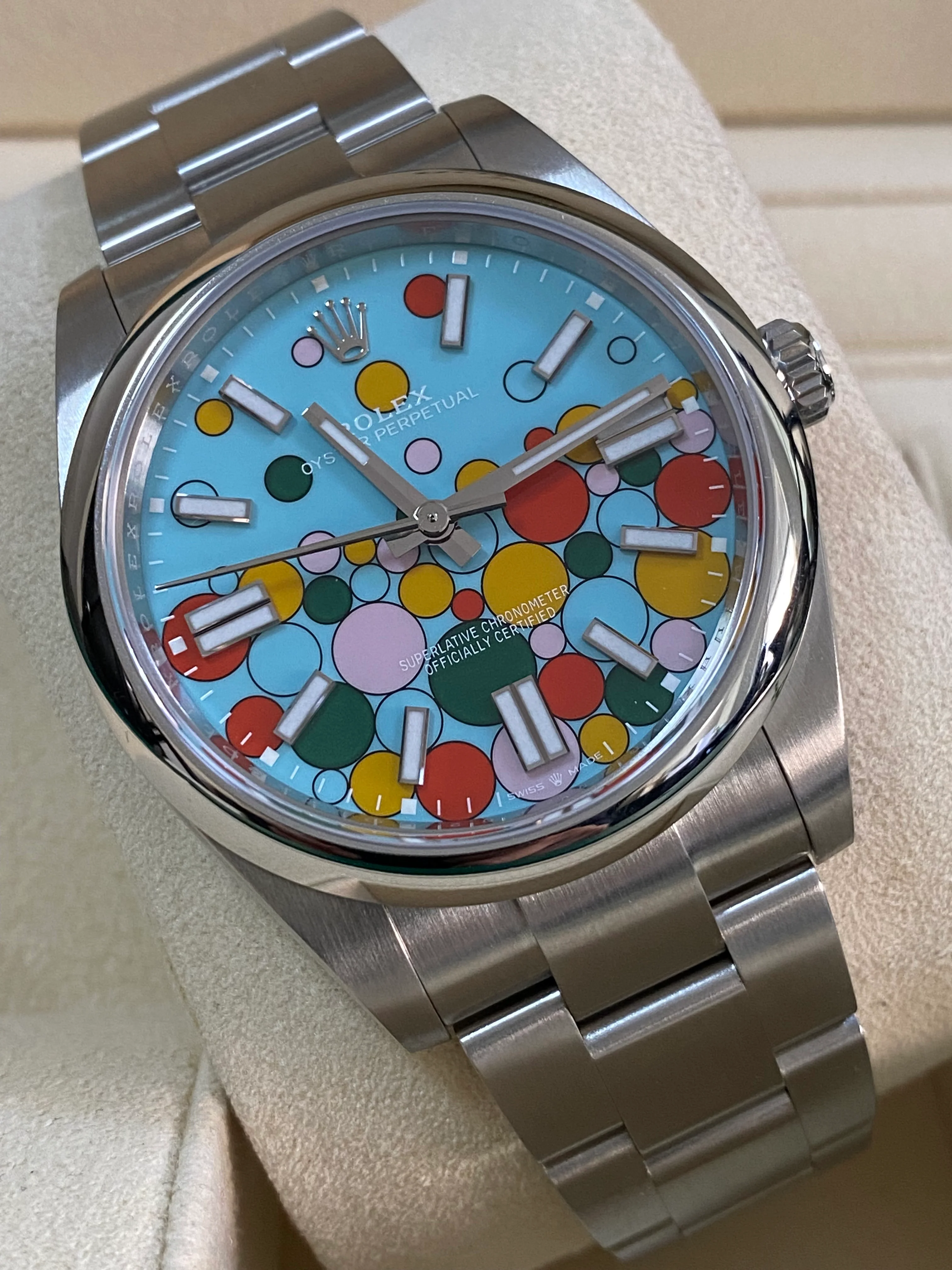 Rolex Oyster Perpetual 41 - Domed Bezel - Turquoise Blue Celebration-Motif Dial - Oyster Bracelet - 124300 *FULL SET*