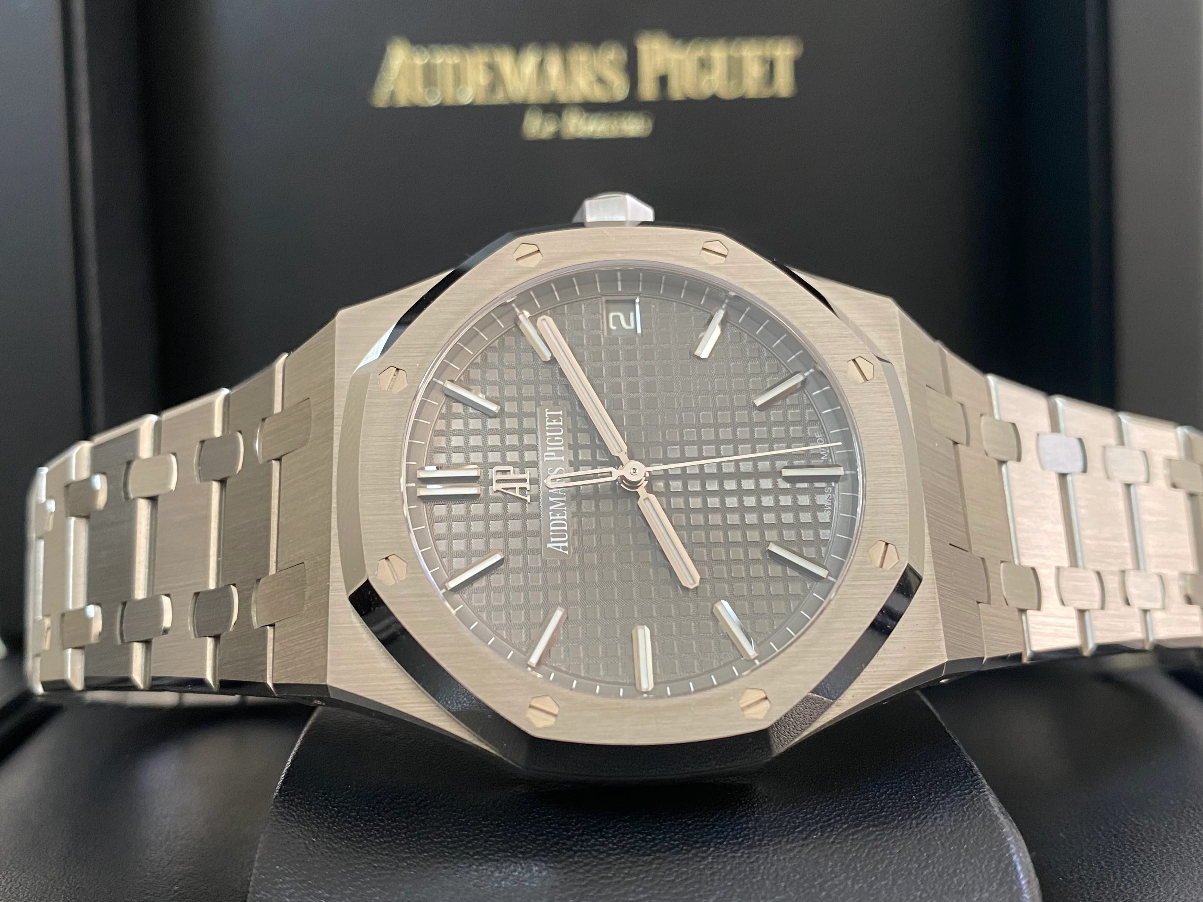 Audemars Piguet Royal Oak Selfwinding - 2021 - Grey Dial - 15500ST.OO.1220ST.02 *UNPOLISHED*