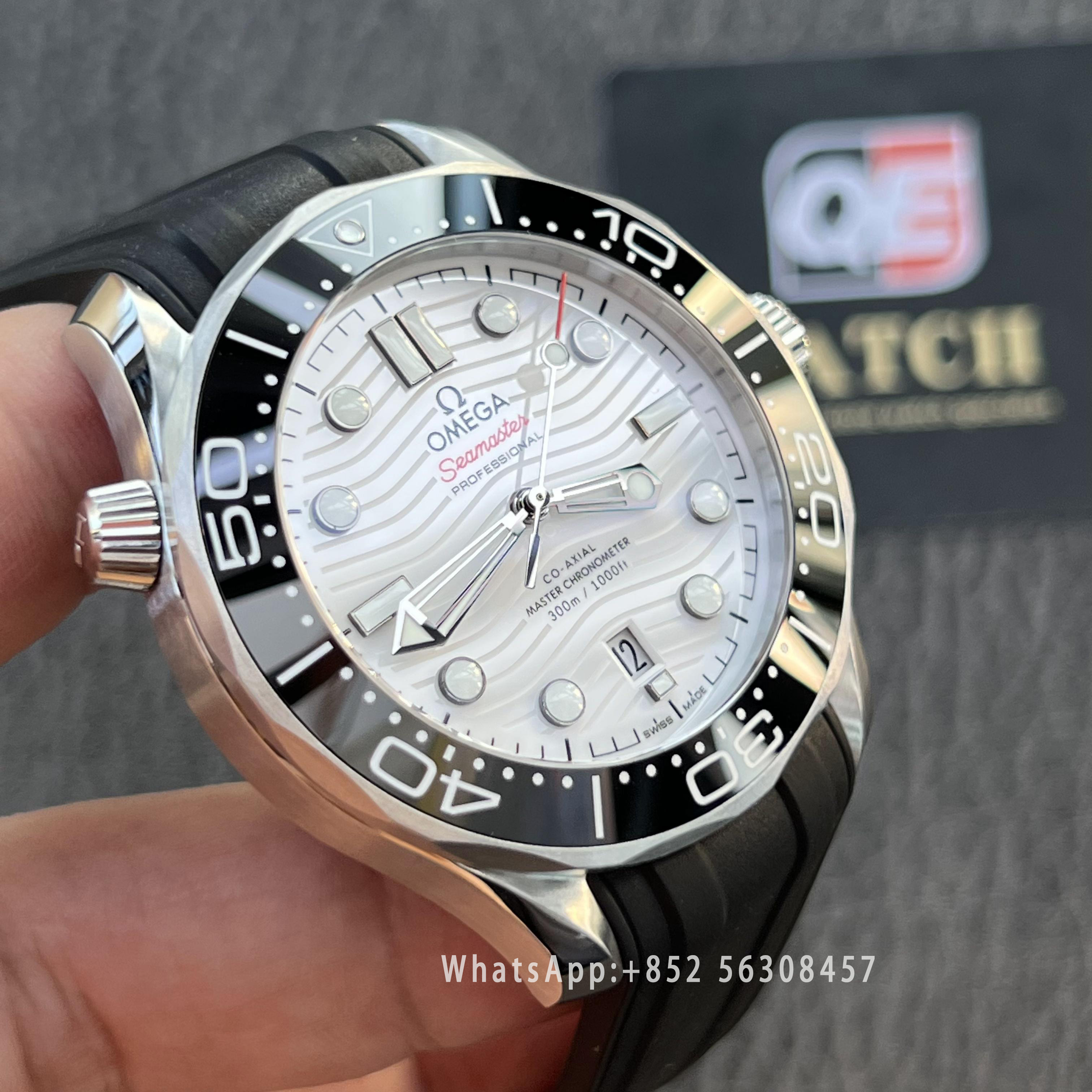 Omega Seamaster Diver 300M White Ceramic Bezel White Ceramic Dial on Rubber Strap 42mm Super Clone