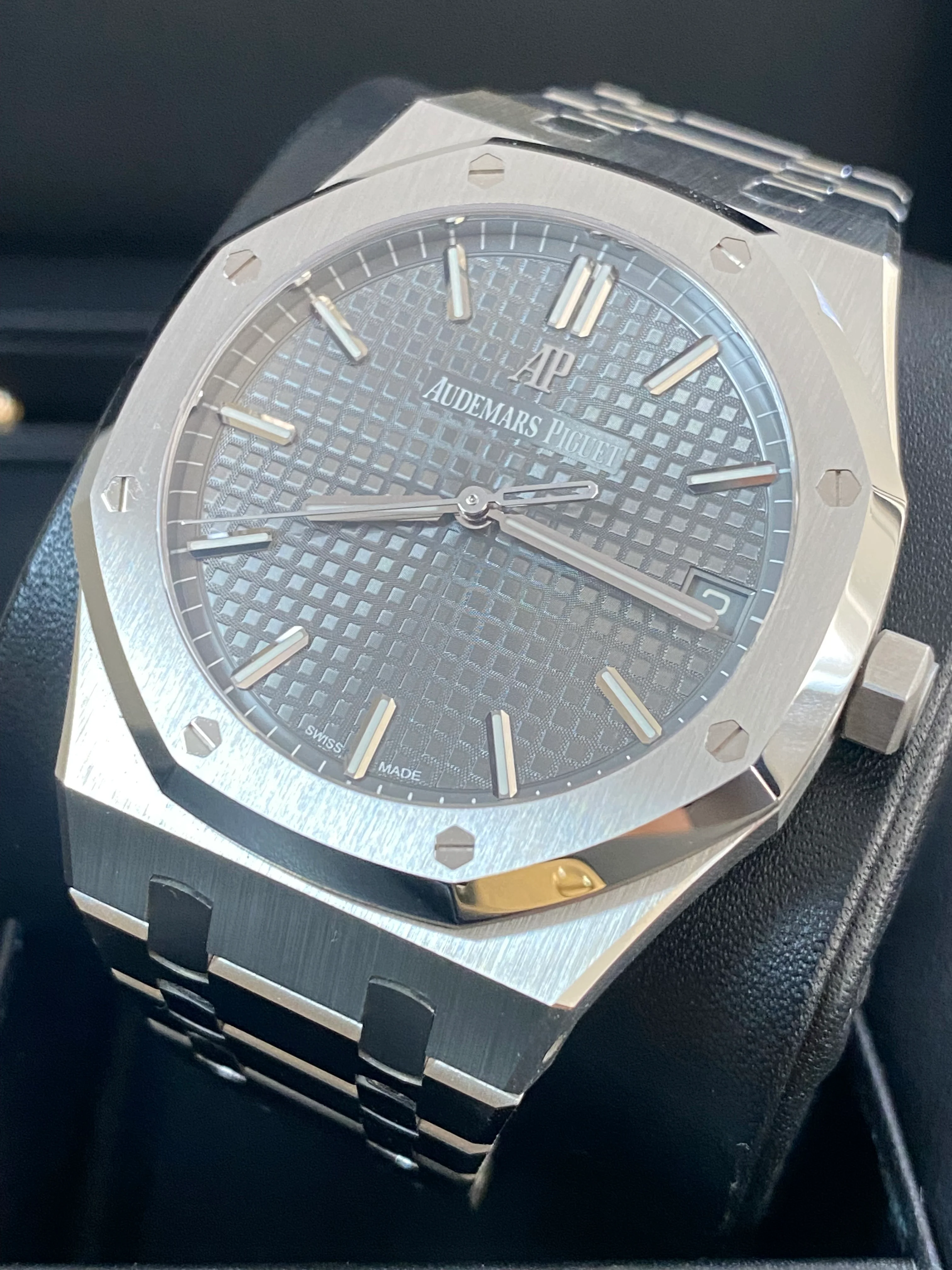 Audemars Piguet Royal Oak Selfwinding - 2021 - Grey Dial - 15500ST.OO.1220ST.02 *UNPOLISHED*