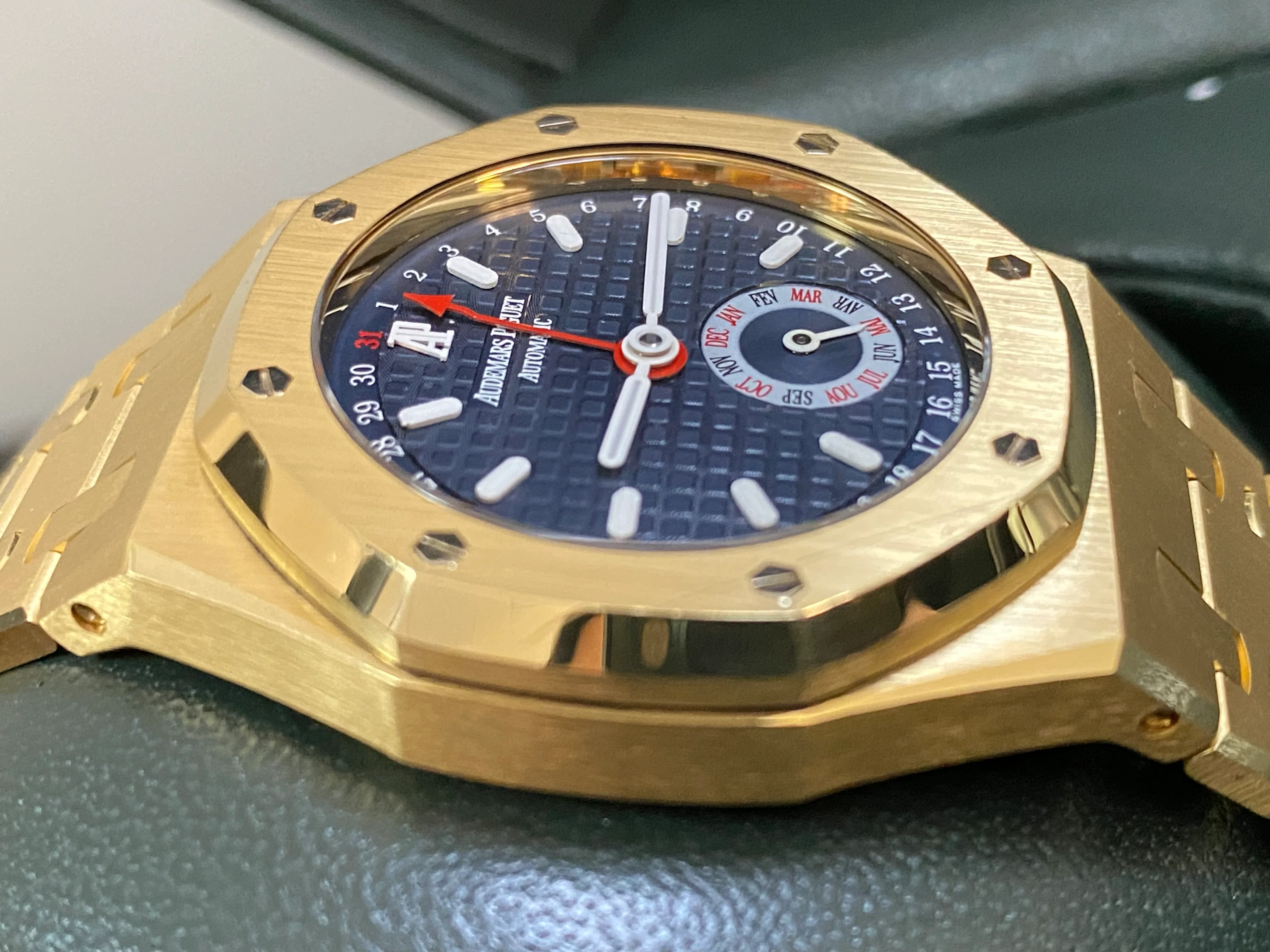 Audemars Piguet Royal Oak Annual - 18k Yellow Gold - Blue Dial - 25920BA - *COMPLETE SET*