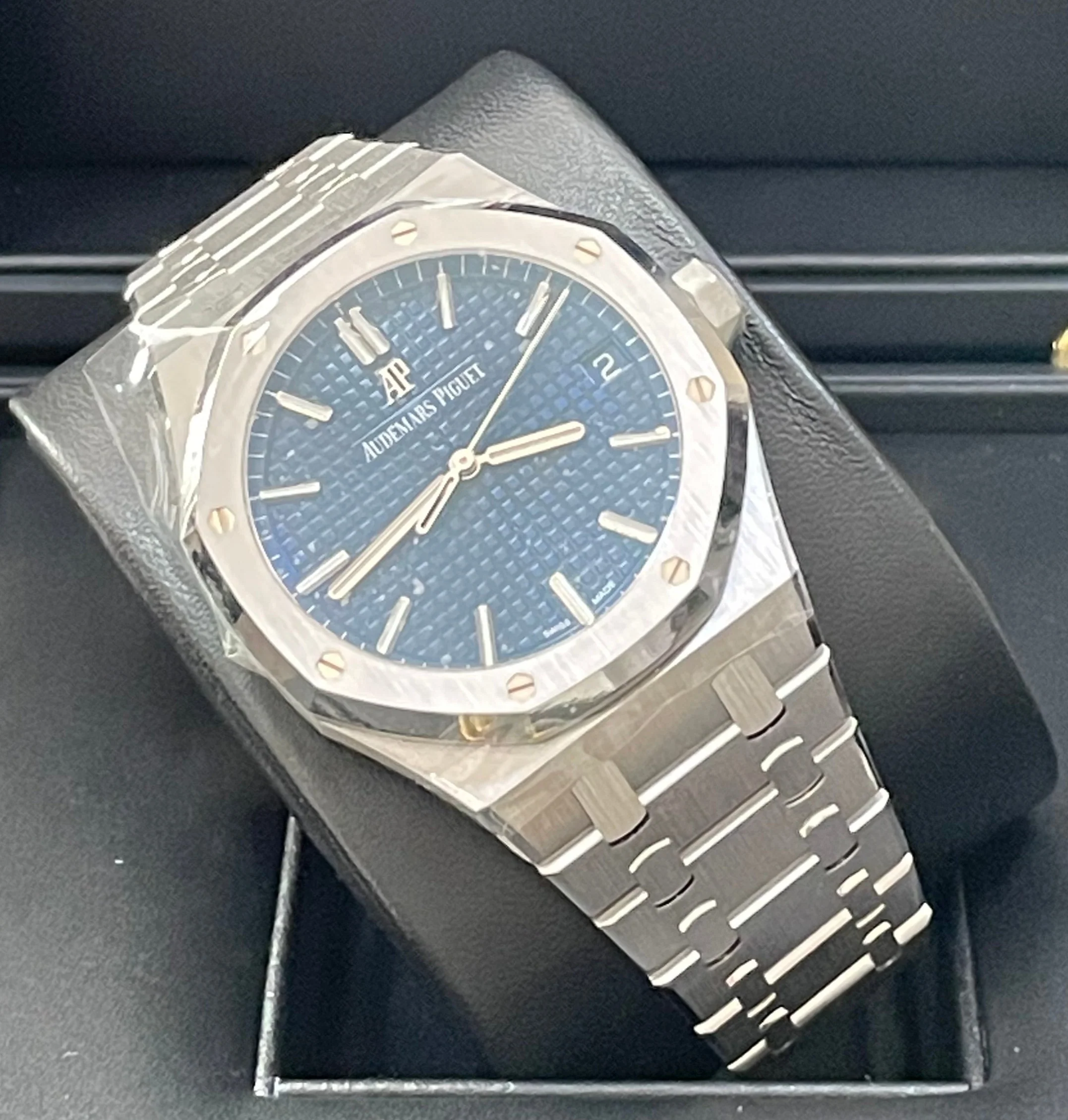 Audemars Piguet Japan Edition Royal Oak White Gold - 2021 - Blue Dial - 15503BC.00.1220BC.01