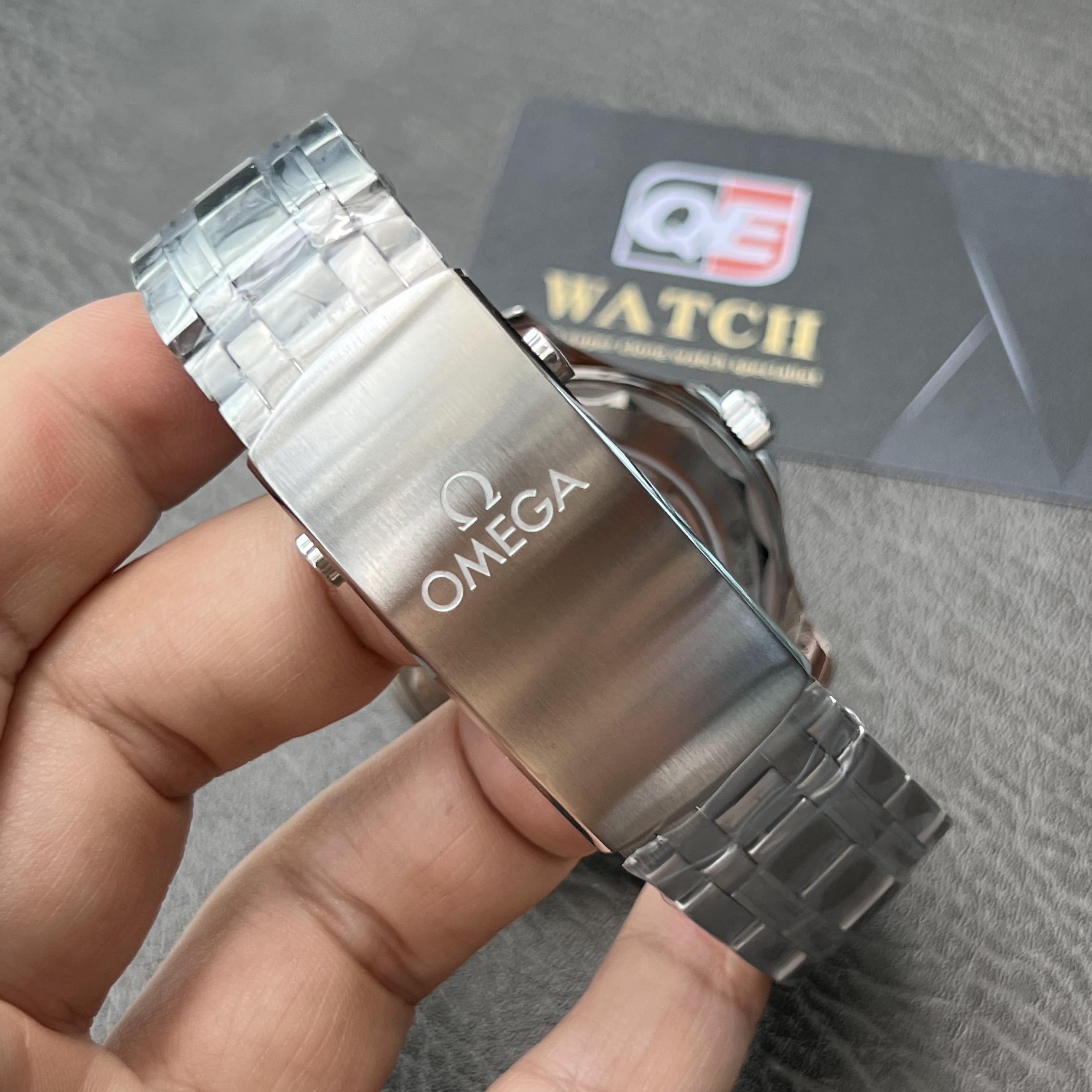 Omega Seamaster Diver 300M Black Ceramic Bezel White Ceramic Dial on SS Bracelet 42mm