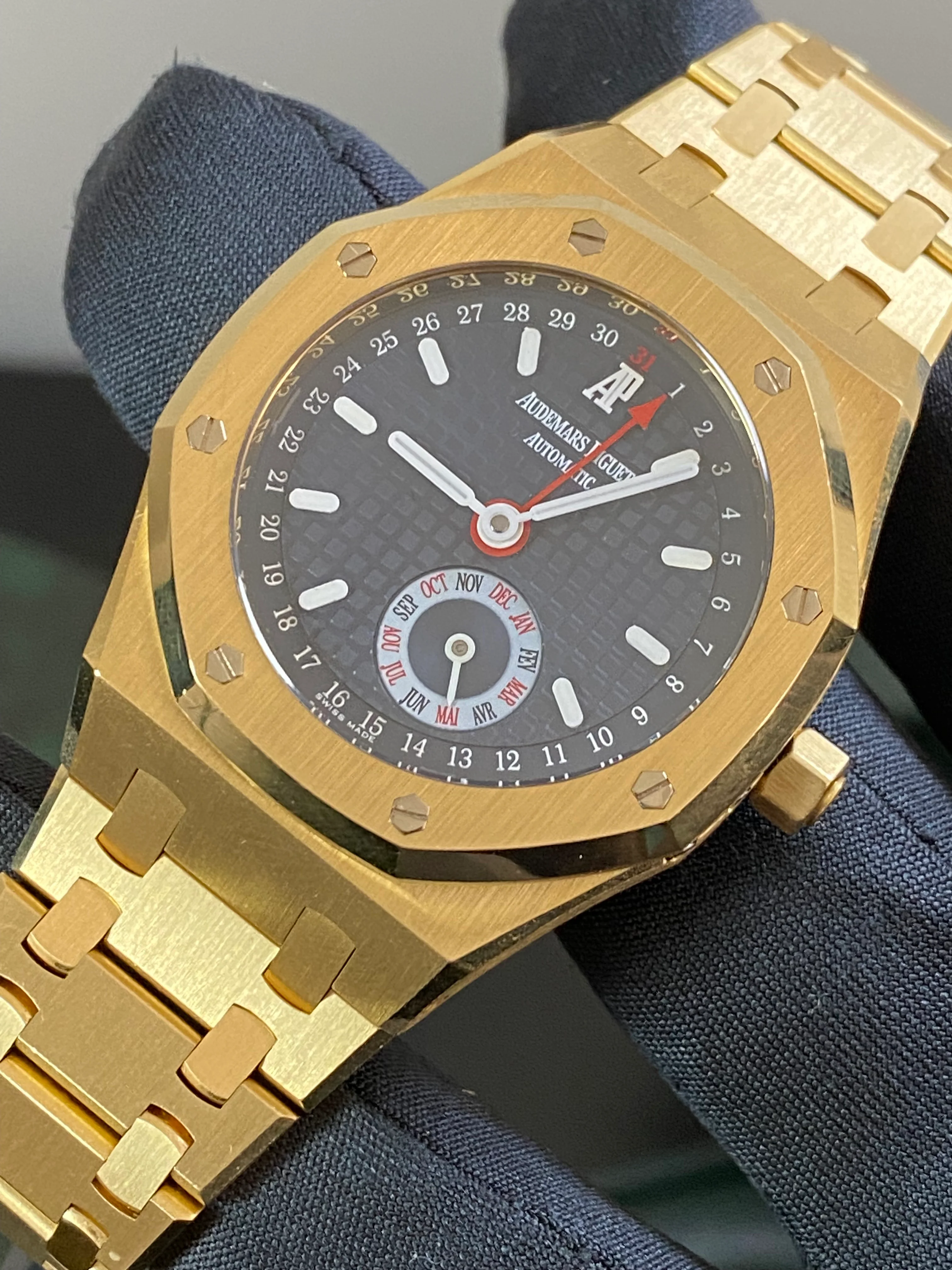 Audemars Piguet Royal Oak Annual - 18k Yellow Gold - Blue Dial - 25920BA - *COMPLETE SET*