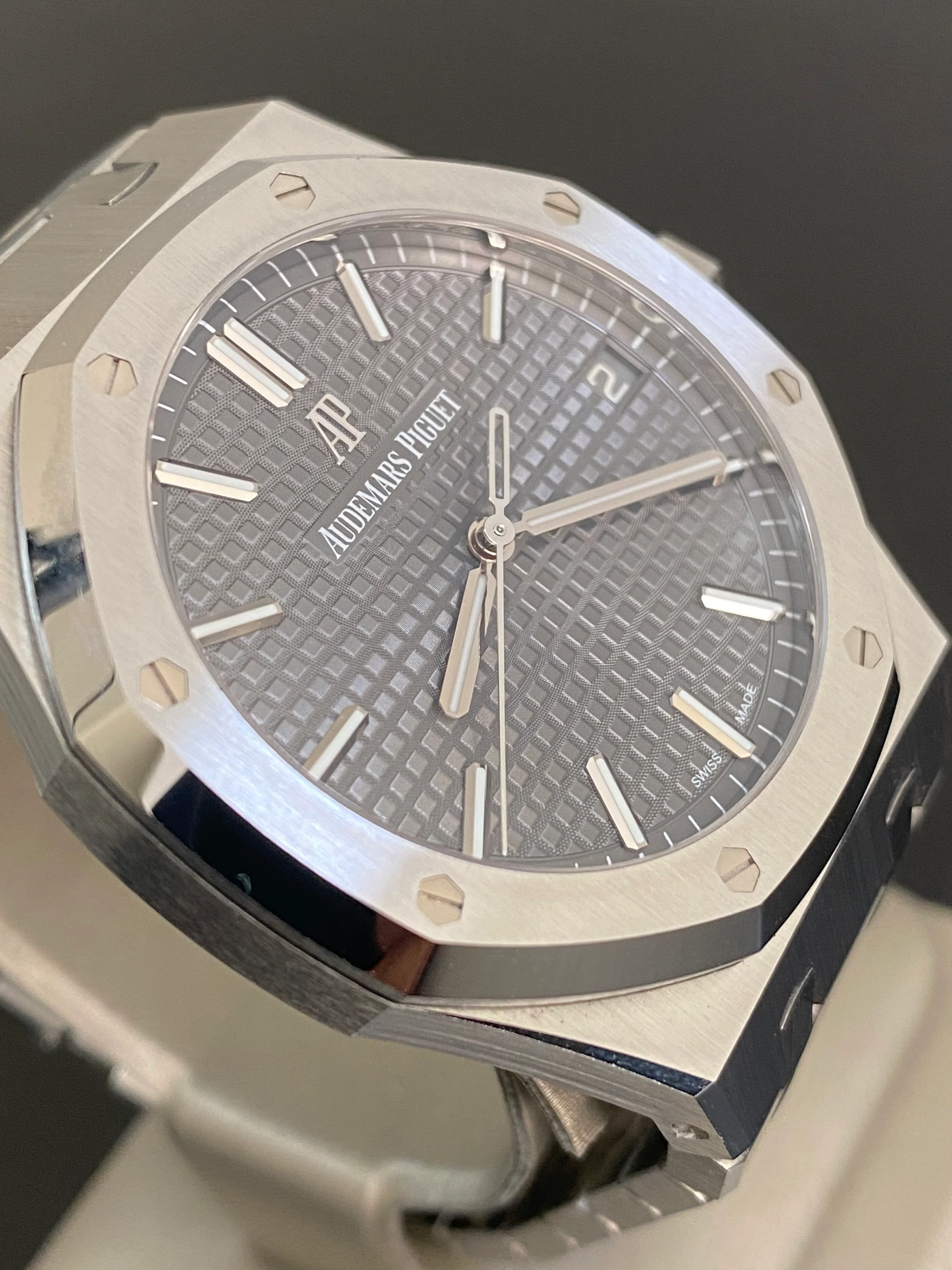 Audemars Piguet Royal Oak Selfwinding - 2021 - Grey Dial - 15500ST.OO.1220ST.02 *UNPOLISHED*