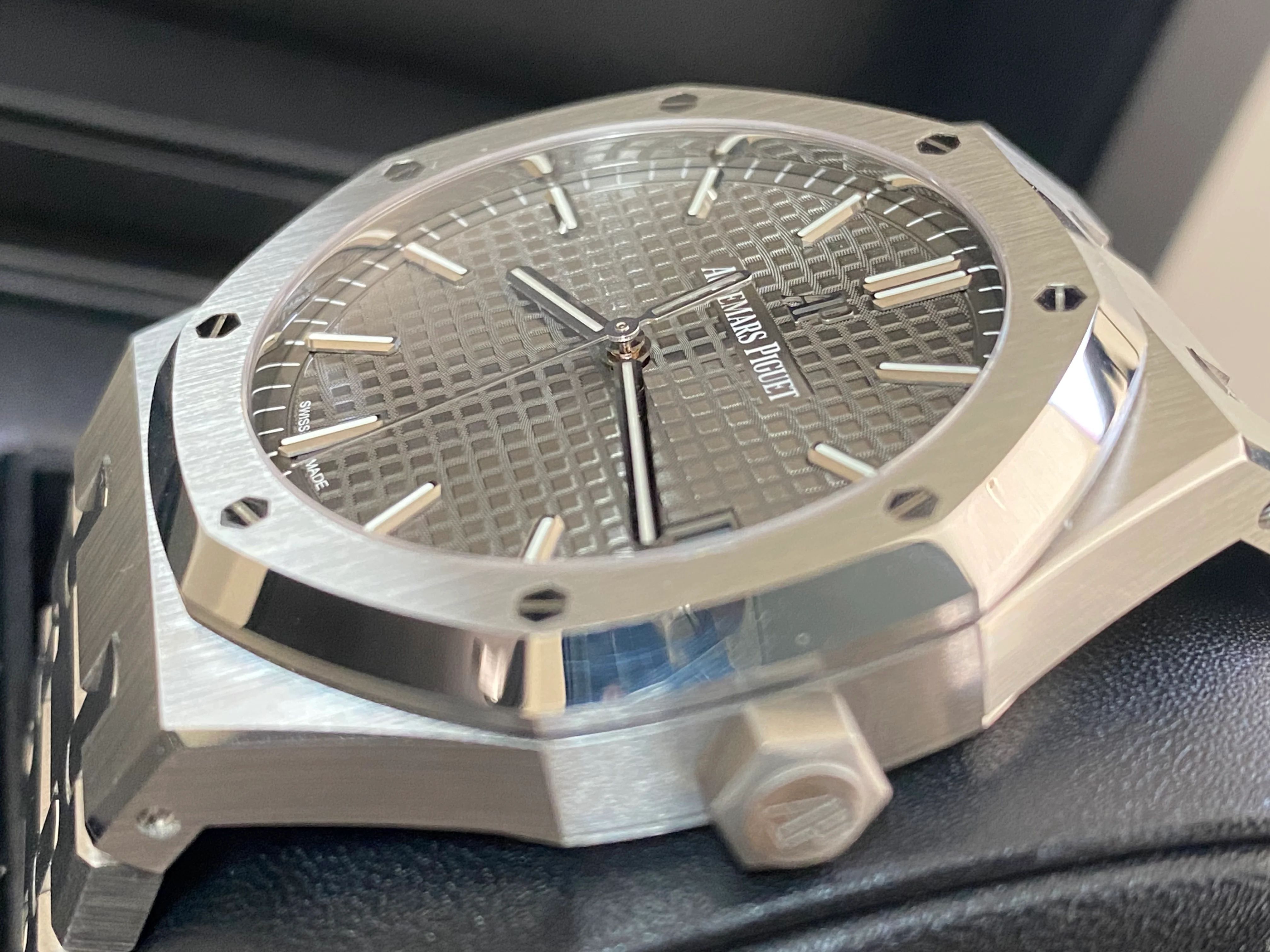 Audemars Piguet Royal Oak Selfwinding - 2021 - Grey Dial - 15500ST.OO.1220ST.02 *UNPOLISHED*