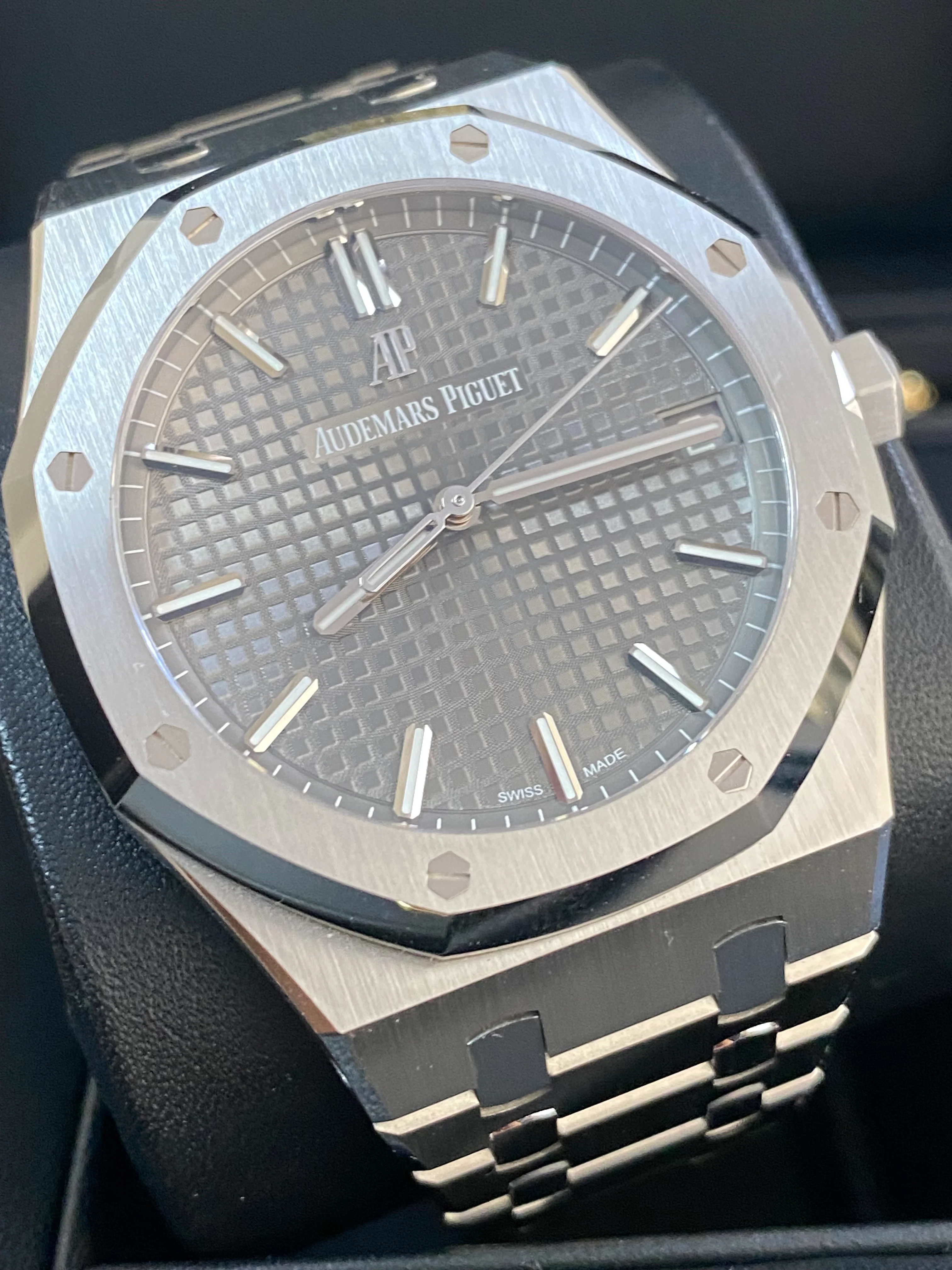 Audemars Piguet Royal Oak Selfwinding - 2021 - Grey Dial - 15500ST.OO.1220ST.02 *UNPOLISHED*