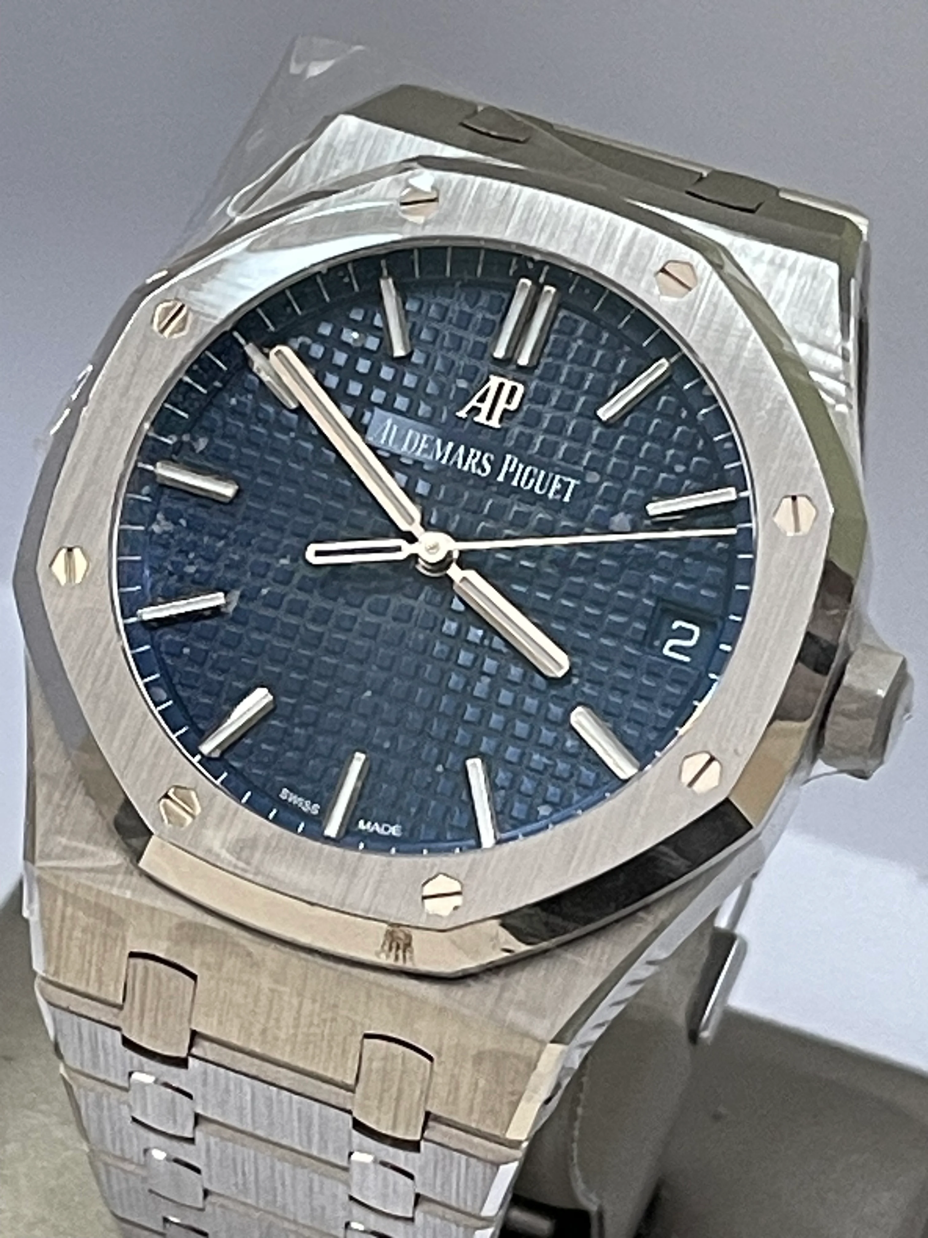 Audemars Piguet Japan Edition Royal Oak White Gold - 2021 - Blue Dial - 15503BC.00.1220BC.01