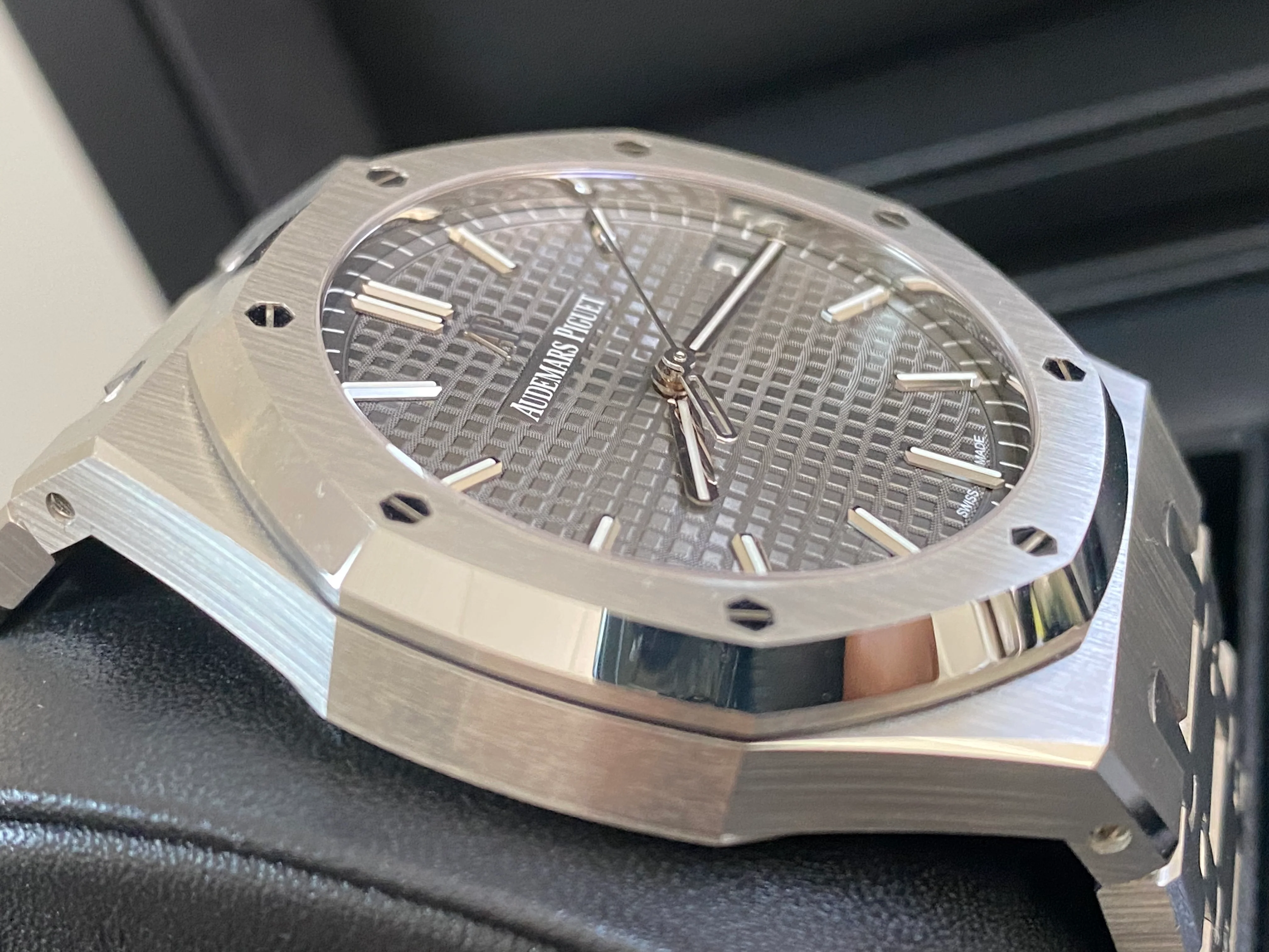 Audemars Piguet Royal Oak Selfwinding - 2021 - Grey Dial - 15500ST.OO.1220ST.02 *UNPOLISHED*