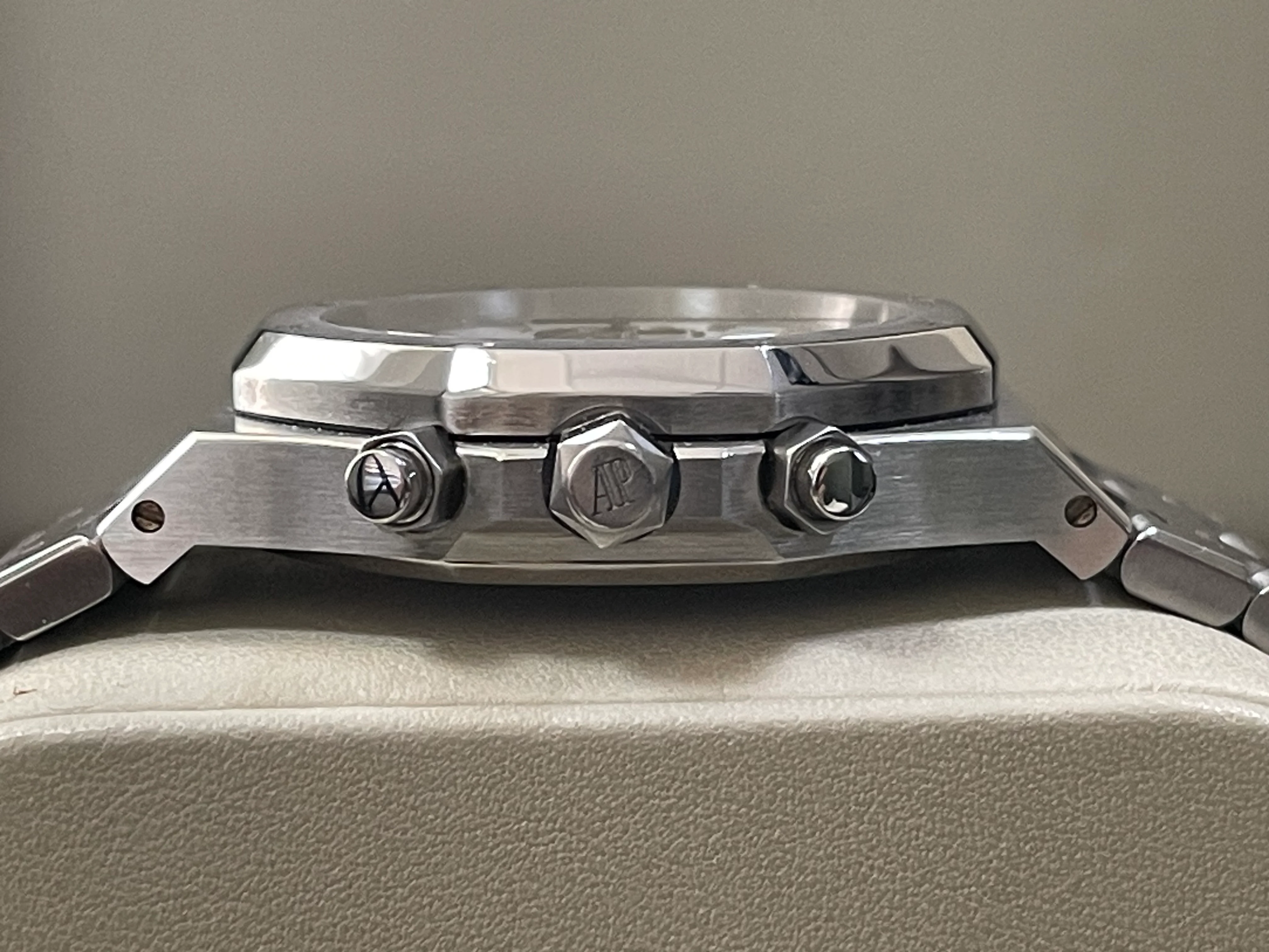 Audemars Piguet Royal Oak Chronograph - Stainless Steel - White Dial - 25860ST.00.1110ST.05