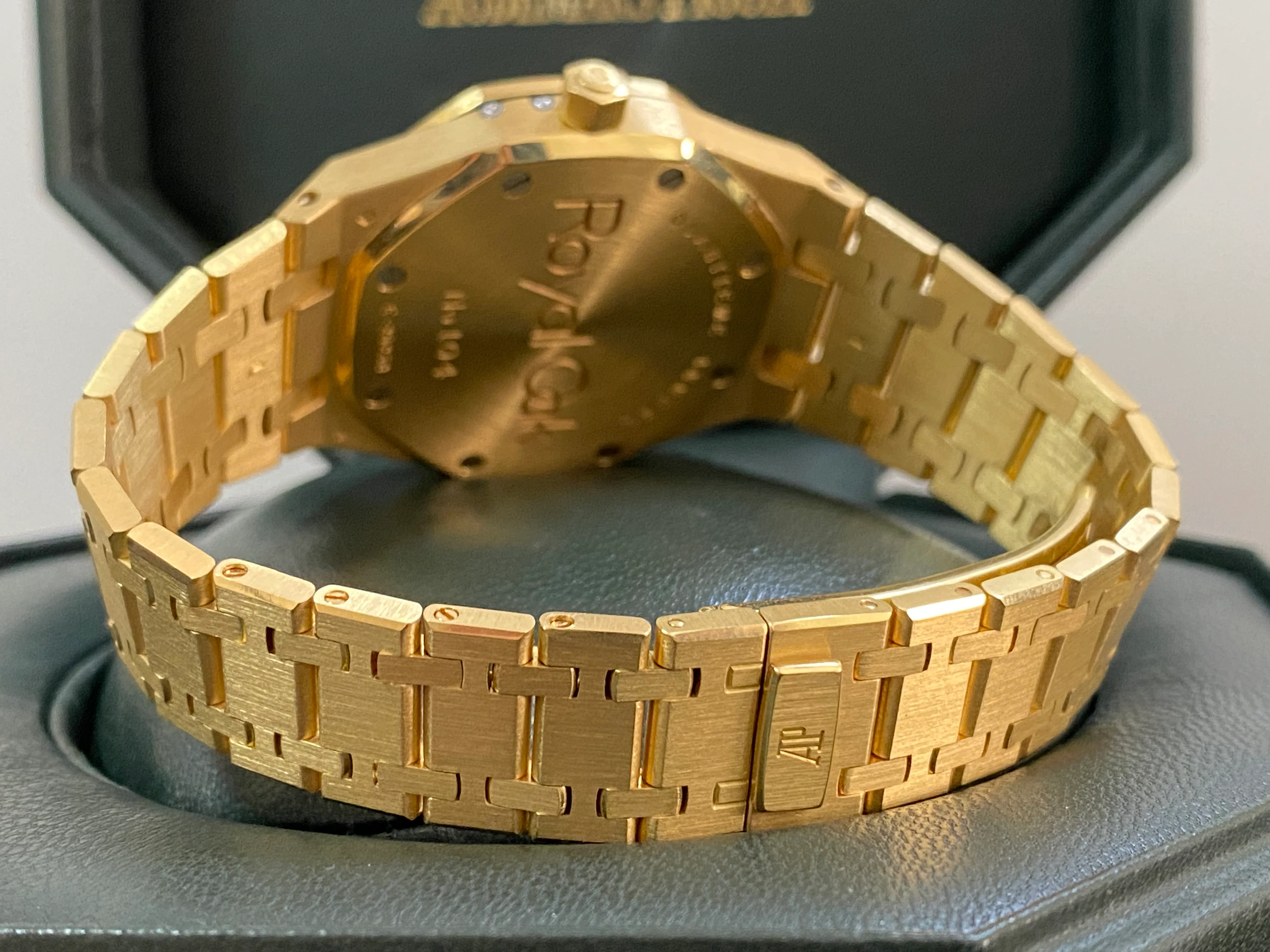 Audemars Piguet Royal Oak Annual - 18k Yellow Gold - Blue Dial - 25920BA - *COMPLETE SET*