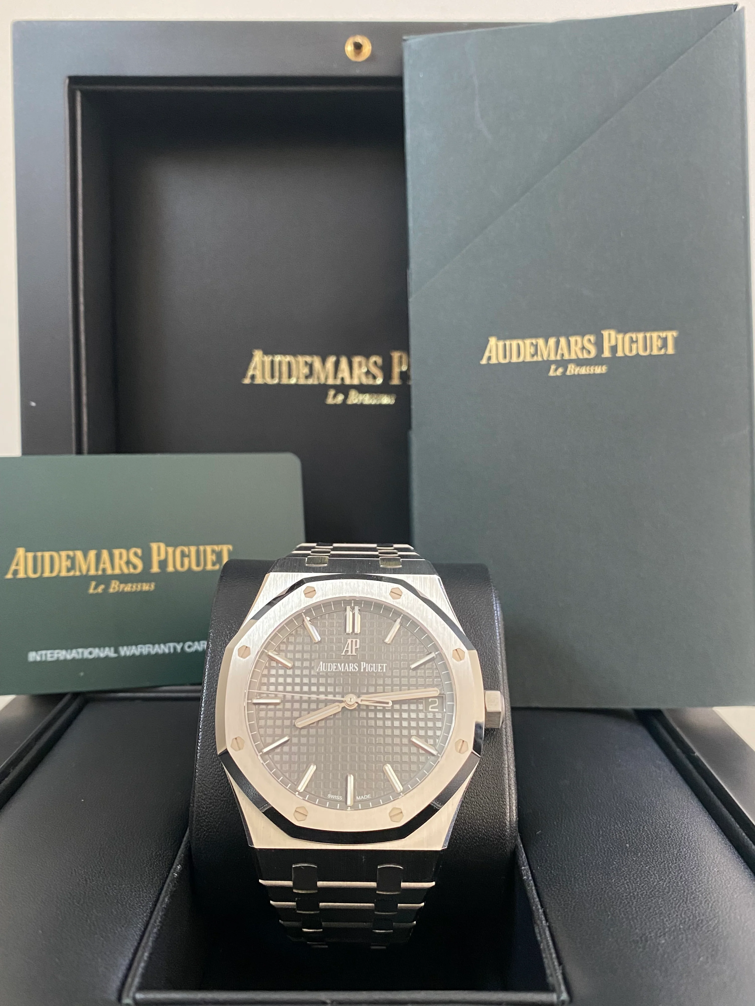 Audemars Piguet Royal Oak Selfwinding - 2021 - Grey Dial - 15500ST.OO.1220ST.02 *UNPOLISHED*