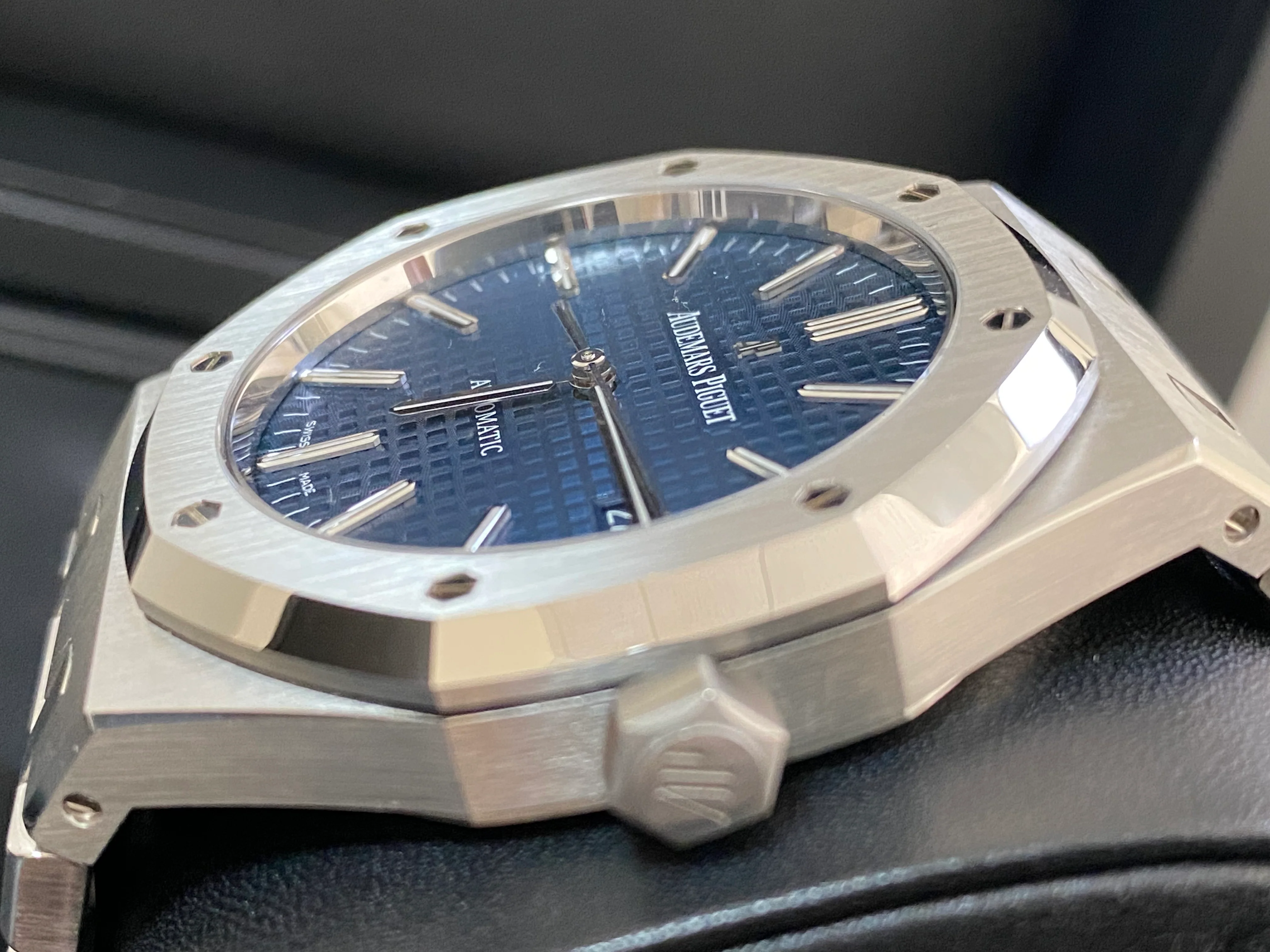 Audemars Piguet Royal Oak Self Winding - 2014 - Blue Dial - 15400ST *FULL SET*