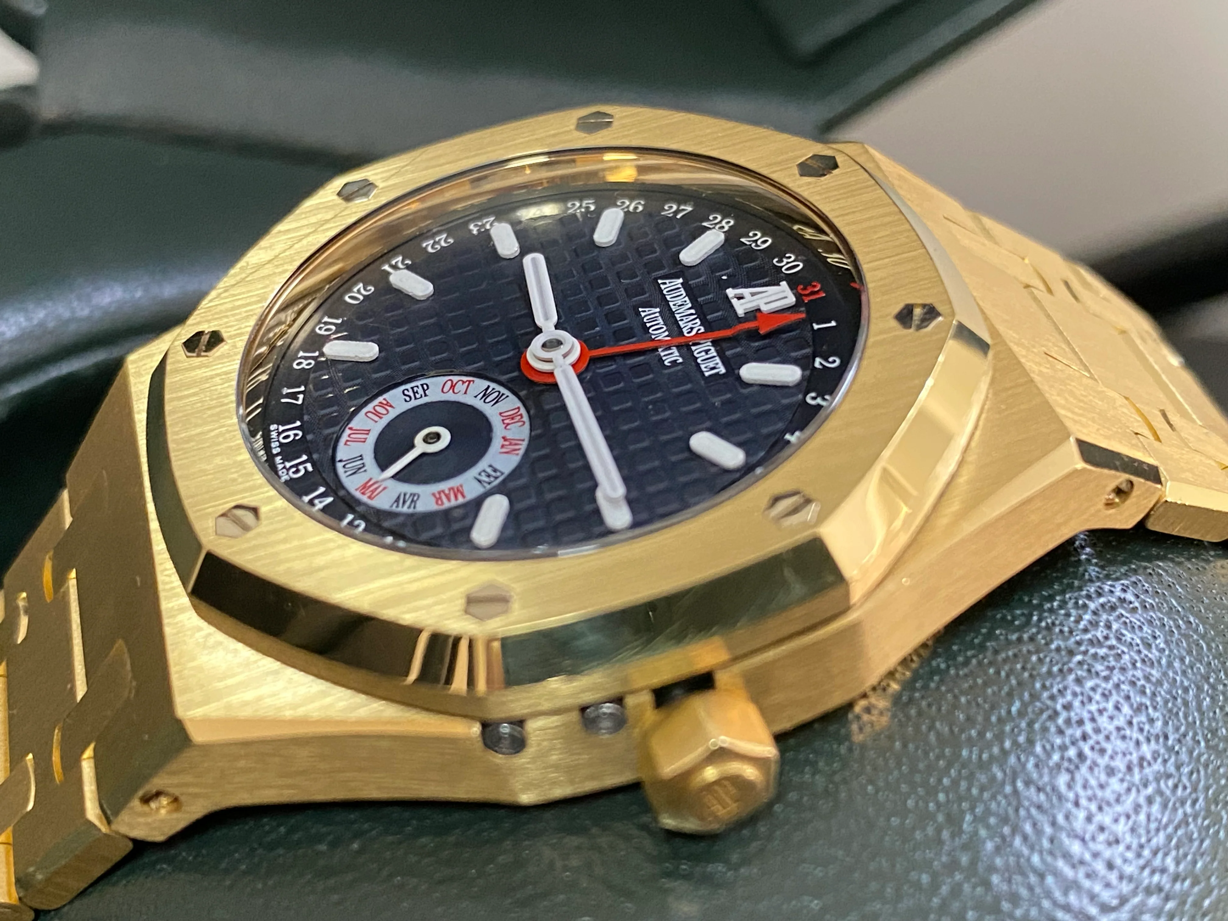 Audemars Piguet Royal Oak Annual - 18k Yellow Gold - Blue Dial - 25920BA - *COMPLETE SET*