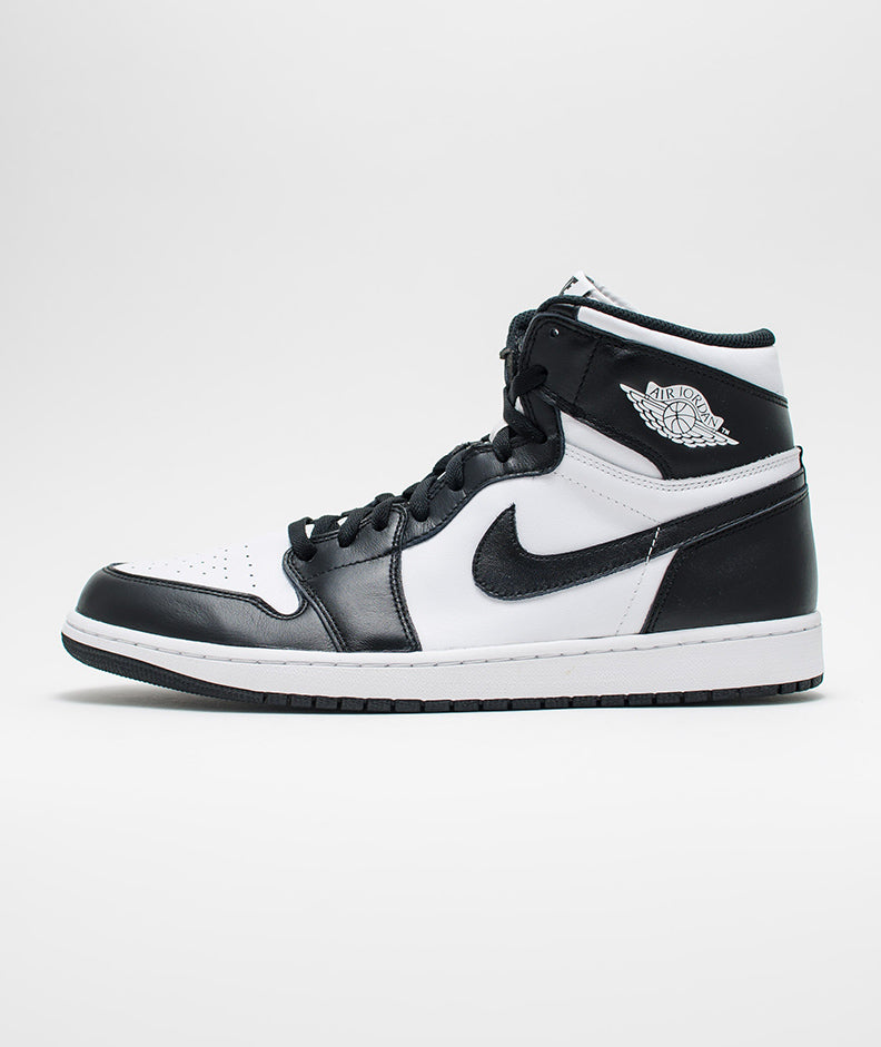 Air Jordan 1 Retro High OG Black/White 555088-010
