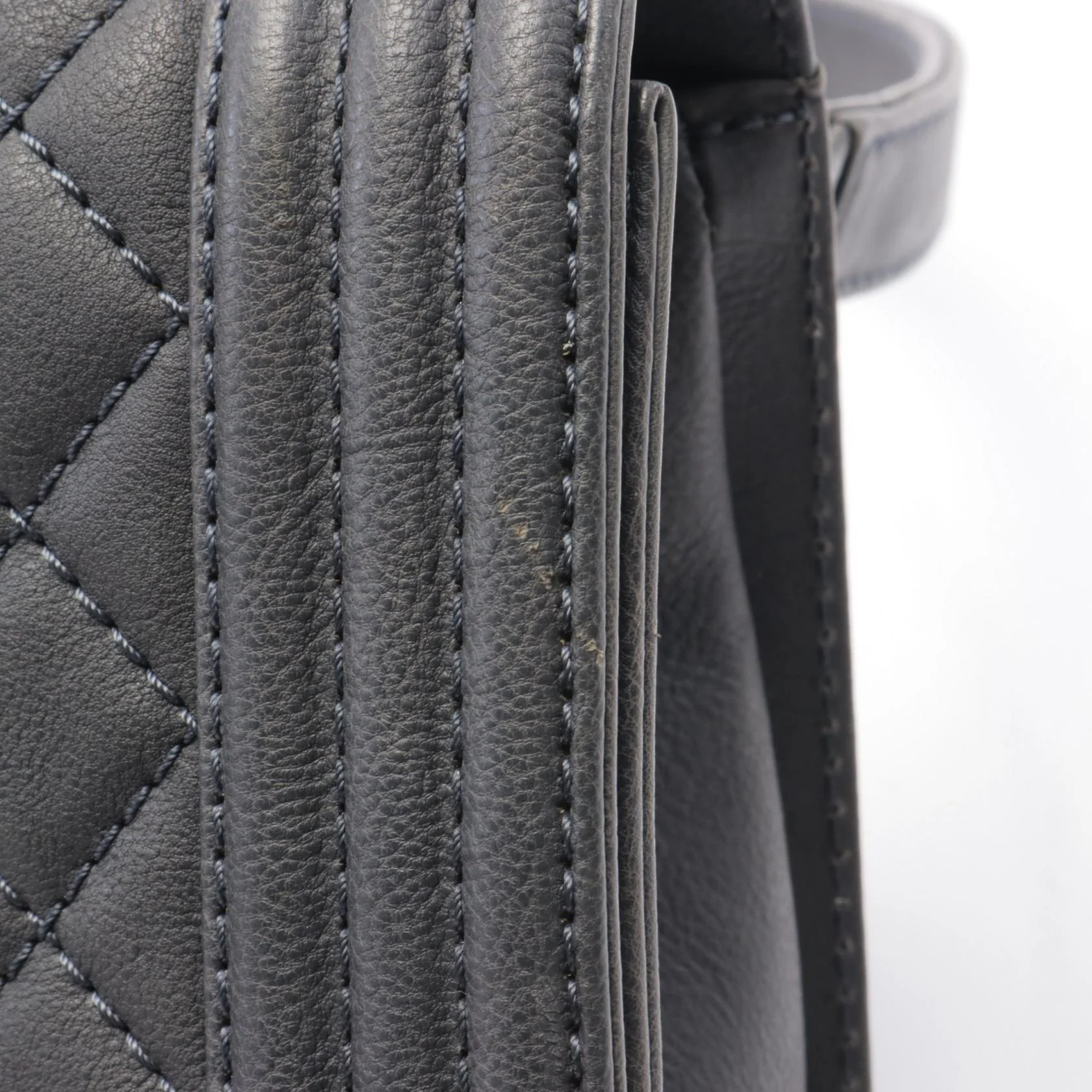 Chanel Boy Leather Shoulder Bag A67086