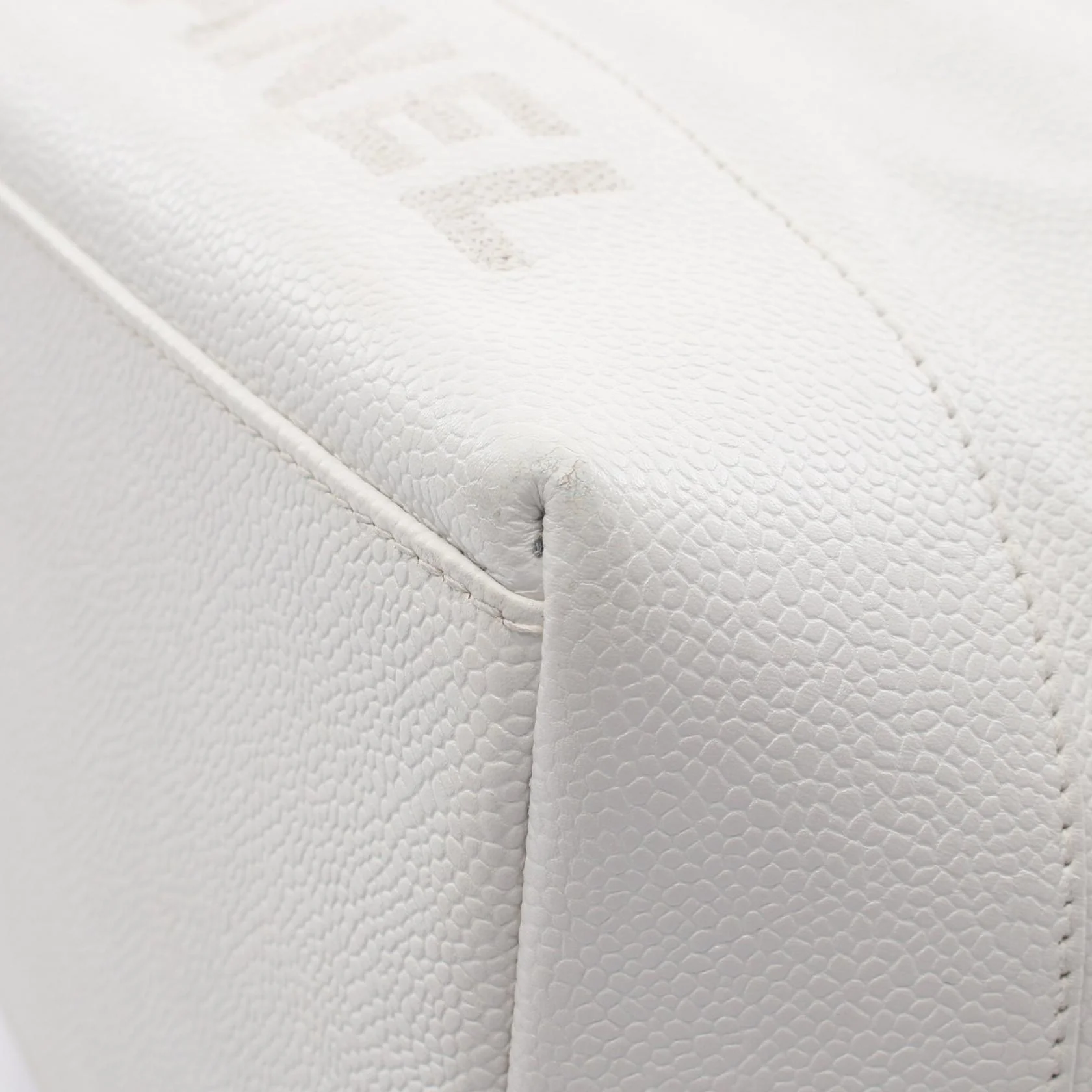 Chanel Caviar Skin Shoulder Bag White