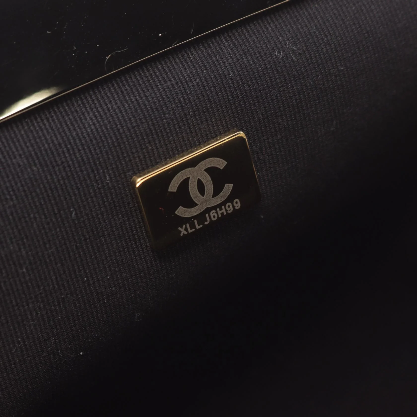 Chanel Leather Matelasse Shoulder Bag AS4717