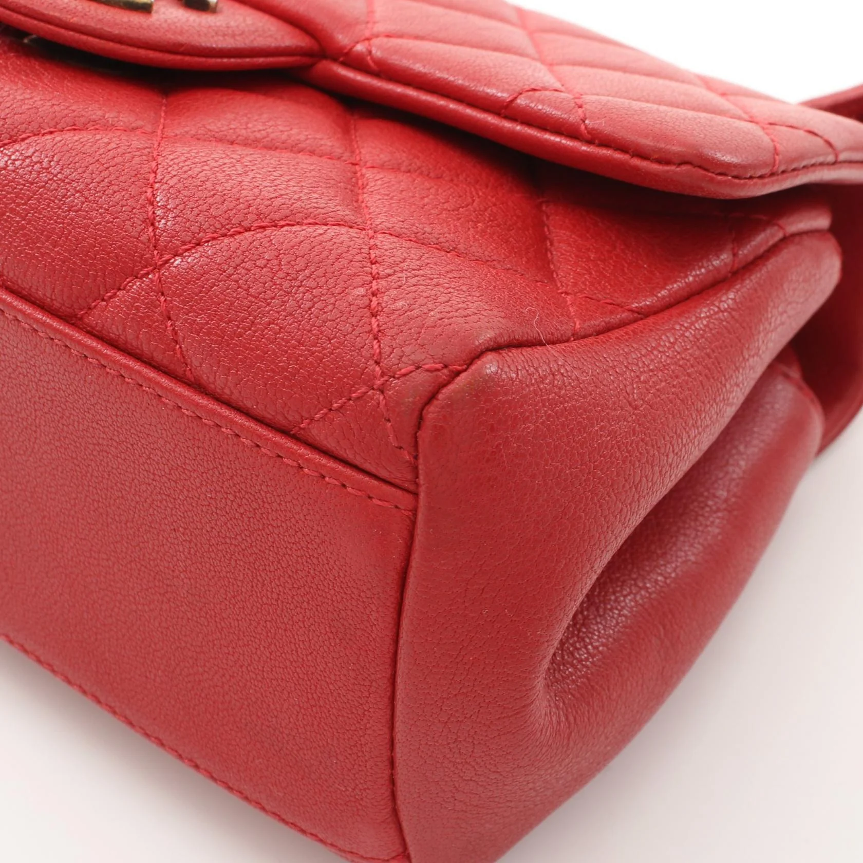 Chanel Matelasse Leather Handbag Red