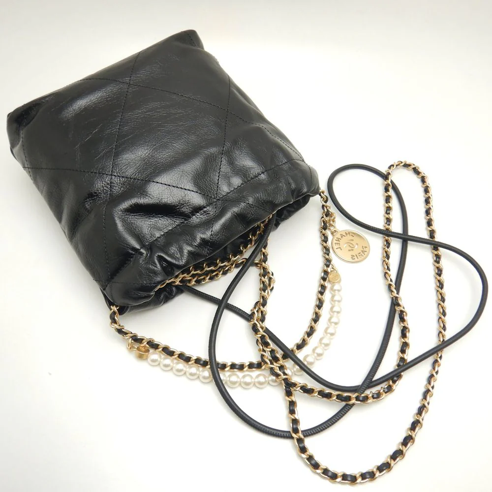 Chanel 22 Mini Handbag Shiny Calfskin