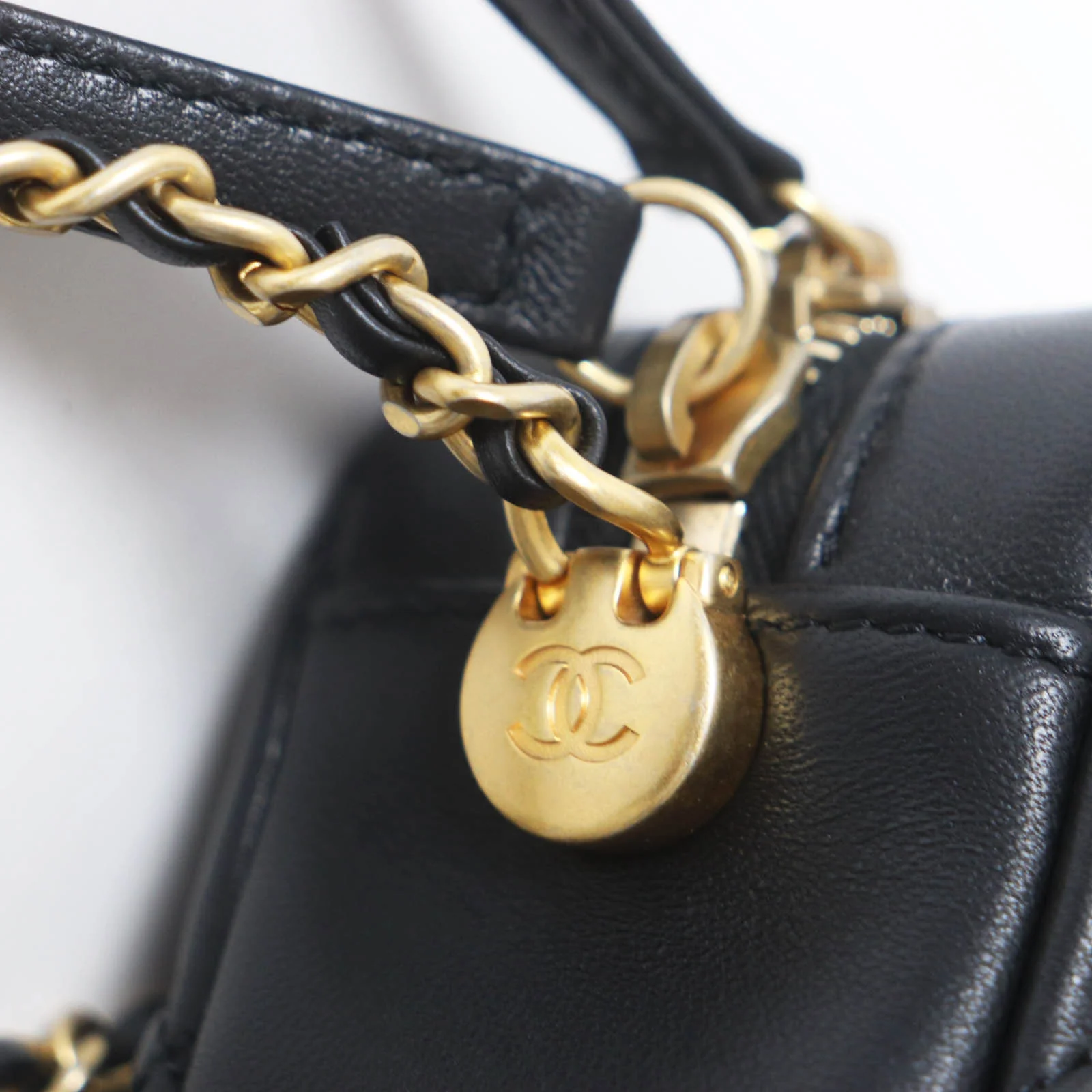 Chanel Lambskin Matrasse Camera Bag AS3258