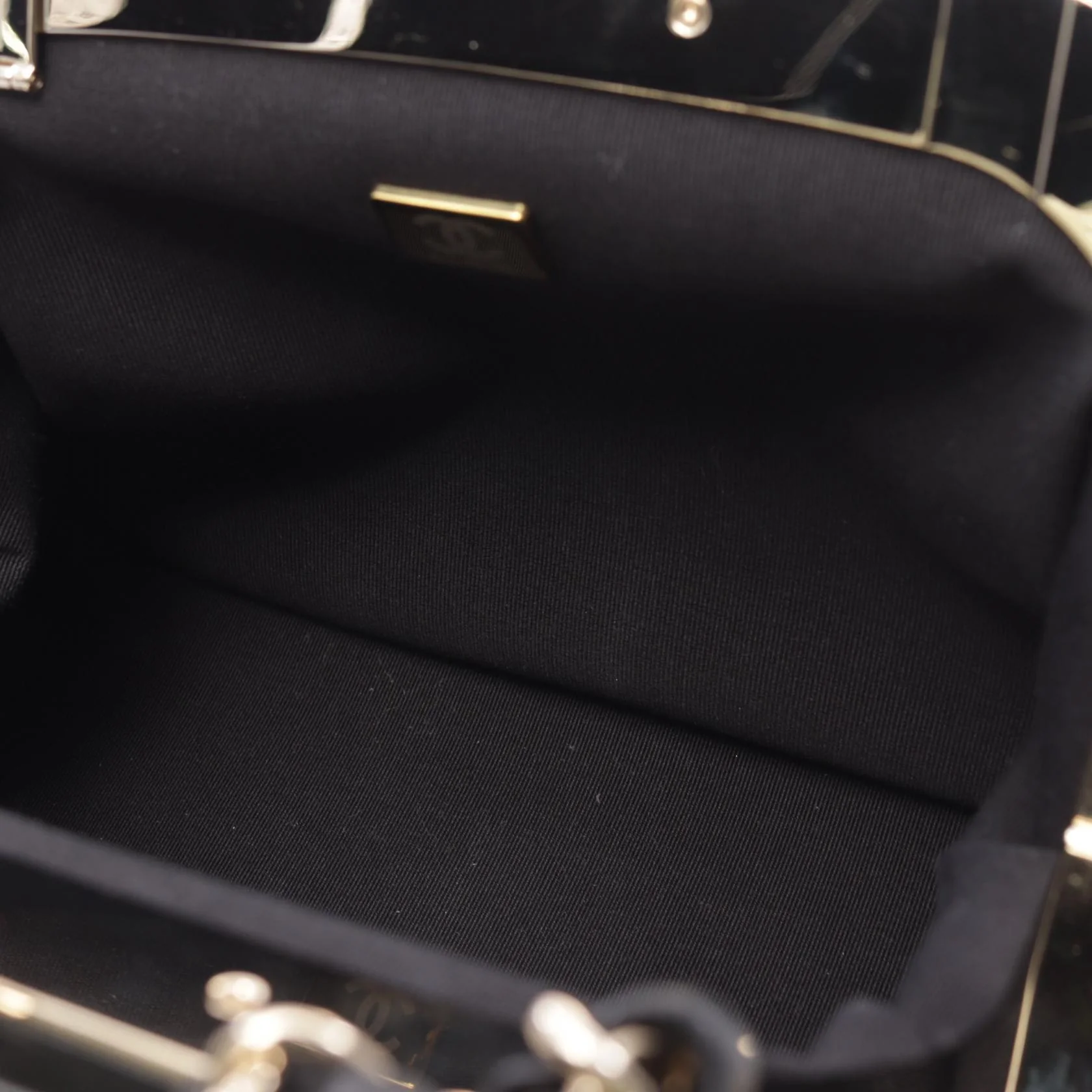 Chanel Leather Matelasse Shoulder Bag AS4717