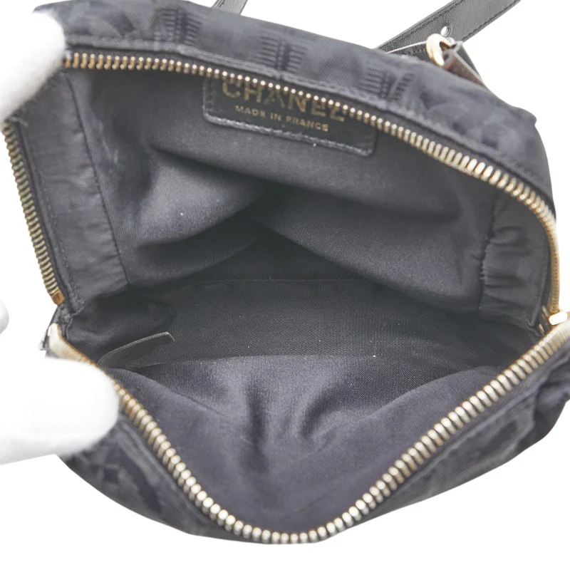 Chanel Nylon Leather Shoulder Bag A20513