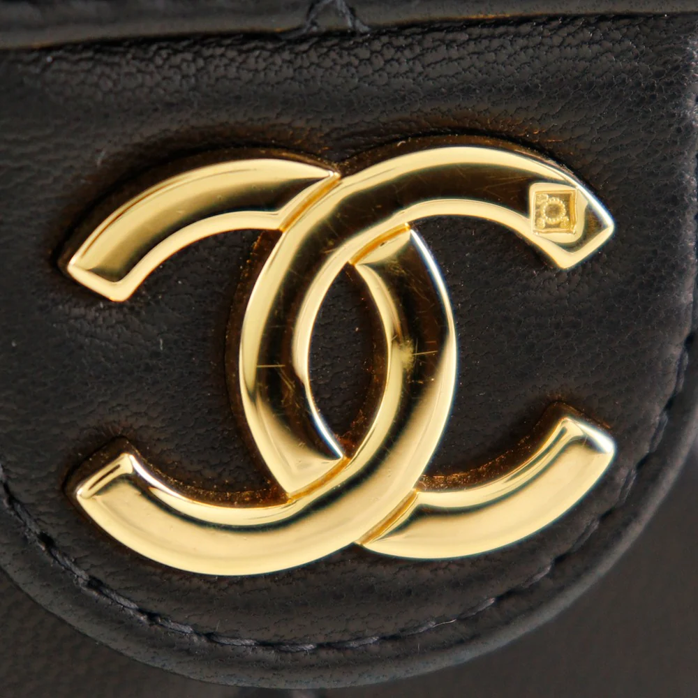 Chanel Lambskin Chain Shoulder Bag Black