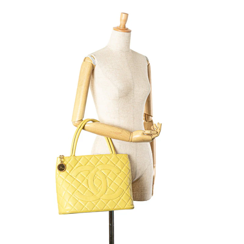 Chanel Caviar Skin Matelasse Tote Bag A01804