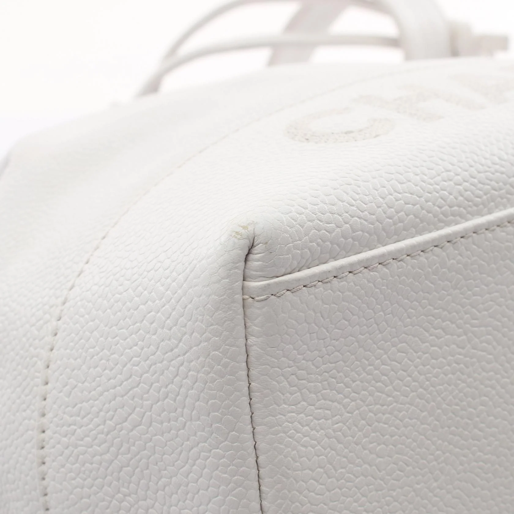 Chanel Caviar Skin Shoulder Bag White
