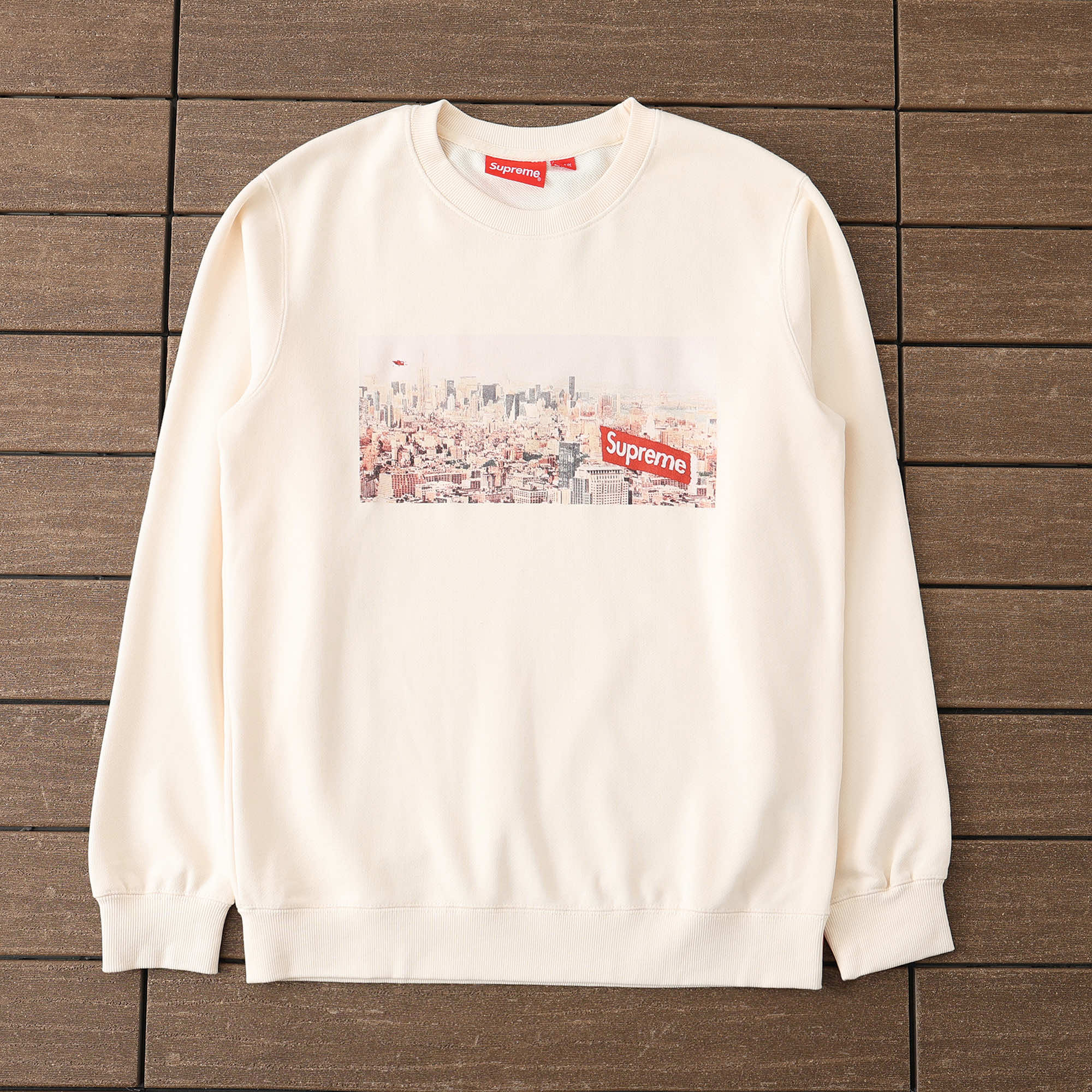 3_178 SUPREME CREWNECK