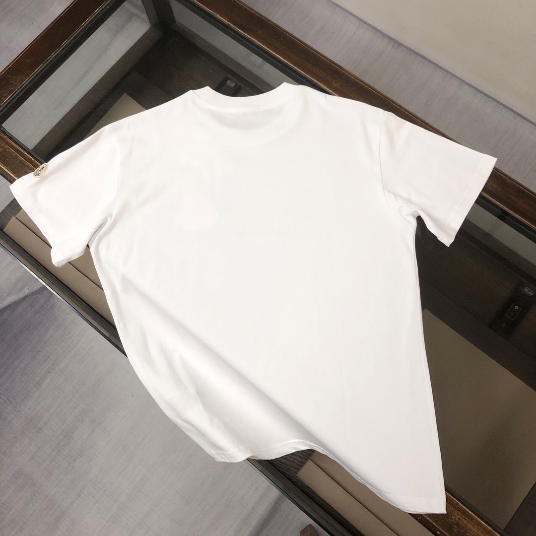 11_Moncler T-shirt