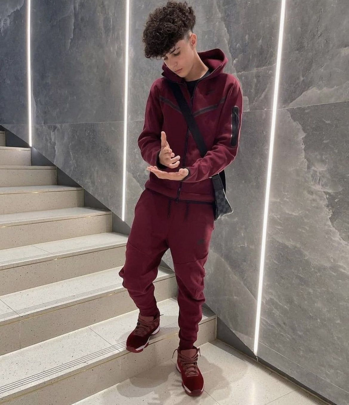 42_Nike Tracksuit