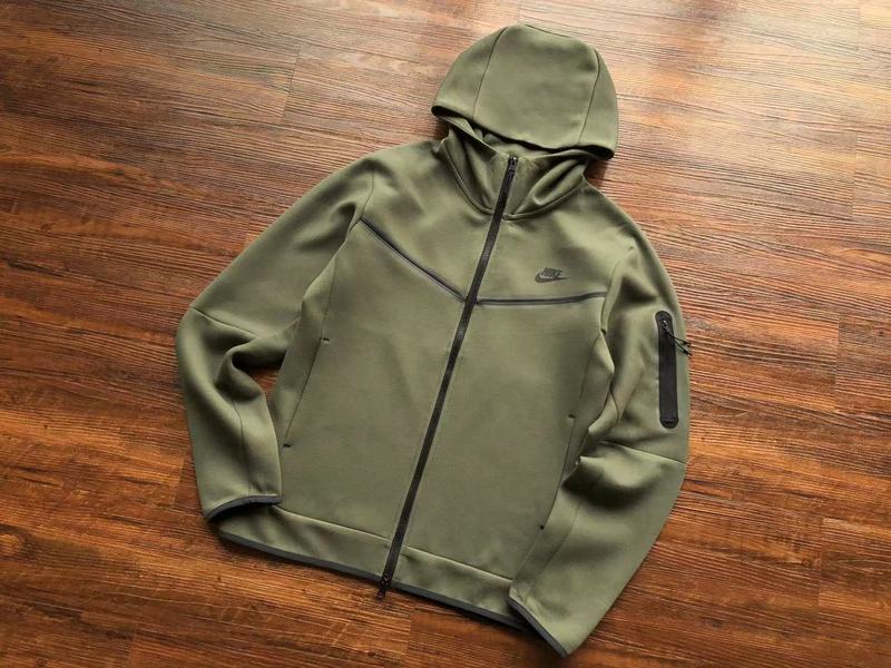 46_Nike Tracksuit